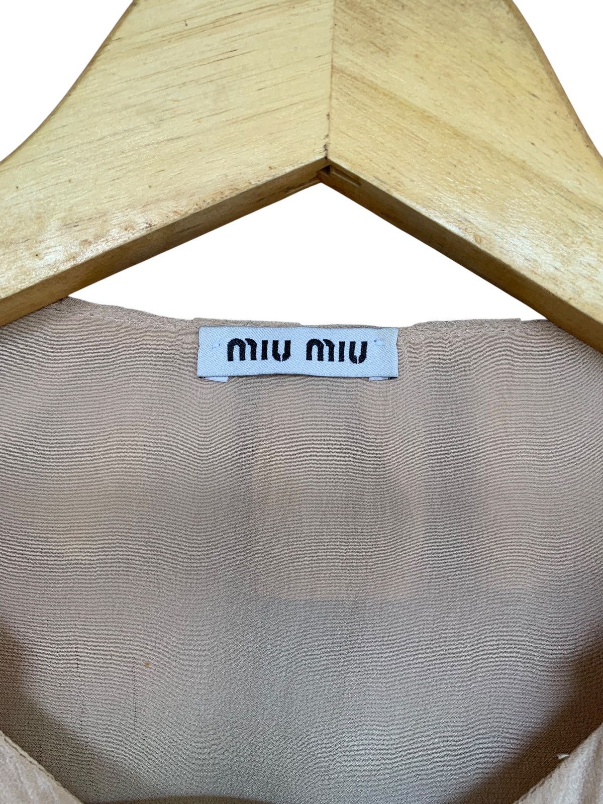 Miu Miu 2011 Miu Miu ruffled peter pan collar beige silk blouse Size XS / US 0-2 / IT 36-38 - 3 Thumbnail