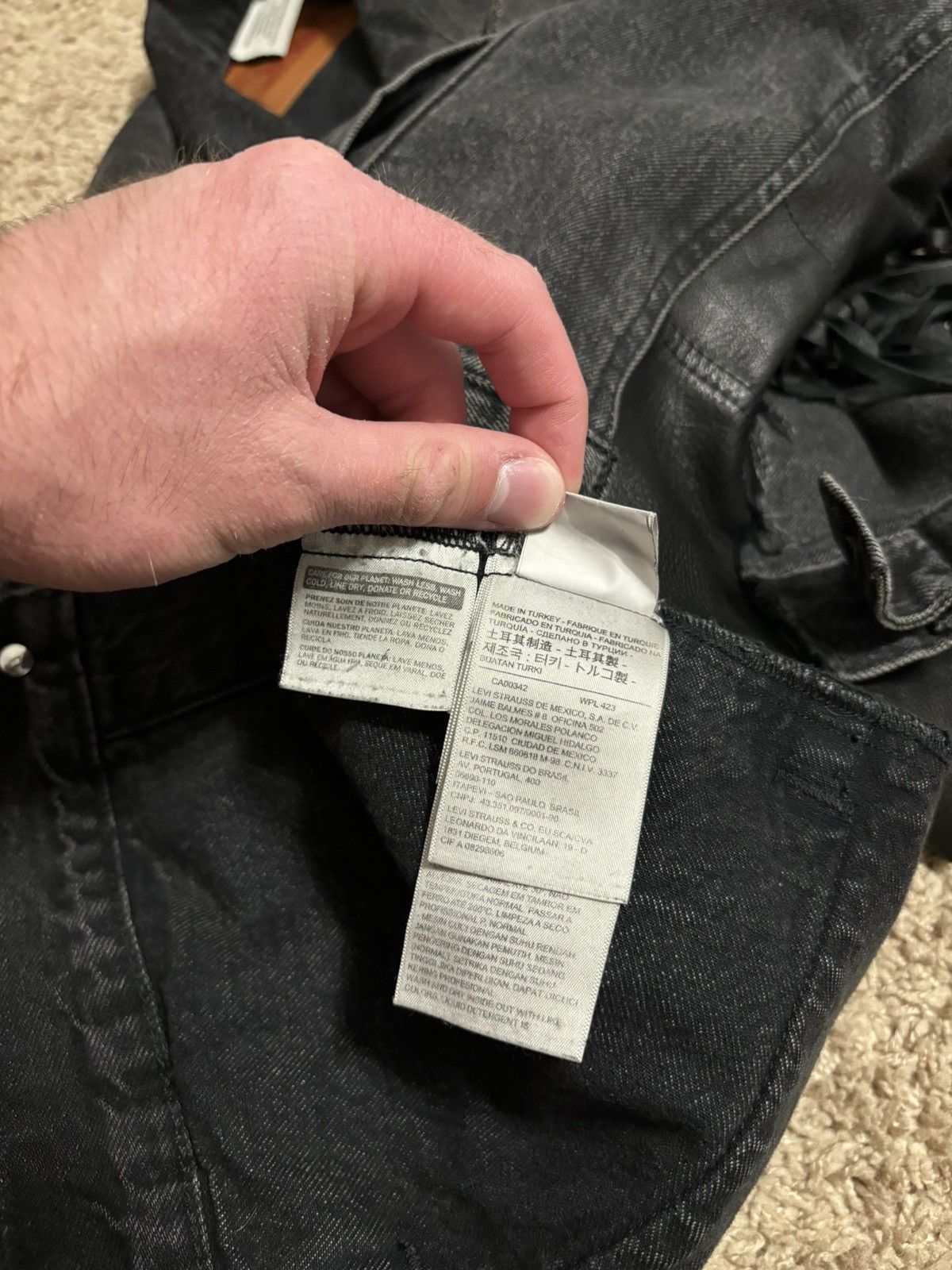 Vetements Vetements Levi’s Distressed Bovine Leather Fringe Jacket Size US XS / EU 42 / 0 - 9 Thumbnail