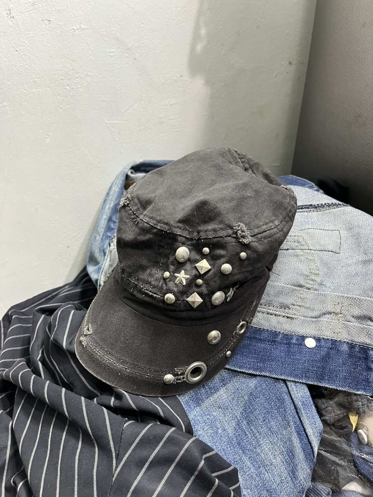 Hysteric Glamour Japanese unknwn studed punk vintage hat Size ONE SIZE - 1 Thumbnail