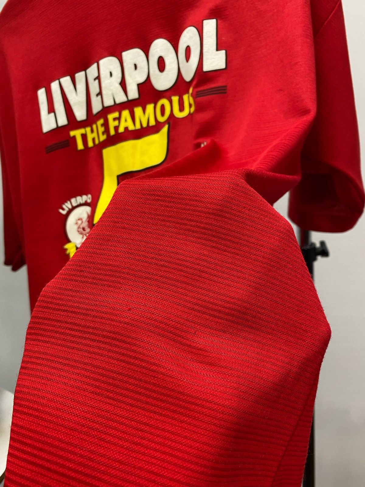 Vintage Vintage Liverpool 2001 Famous 5 Cup Winner T-Shirt Jersey Size US XL / EU 56 / 4 - 16 Thumbnail