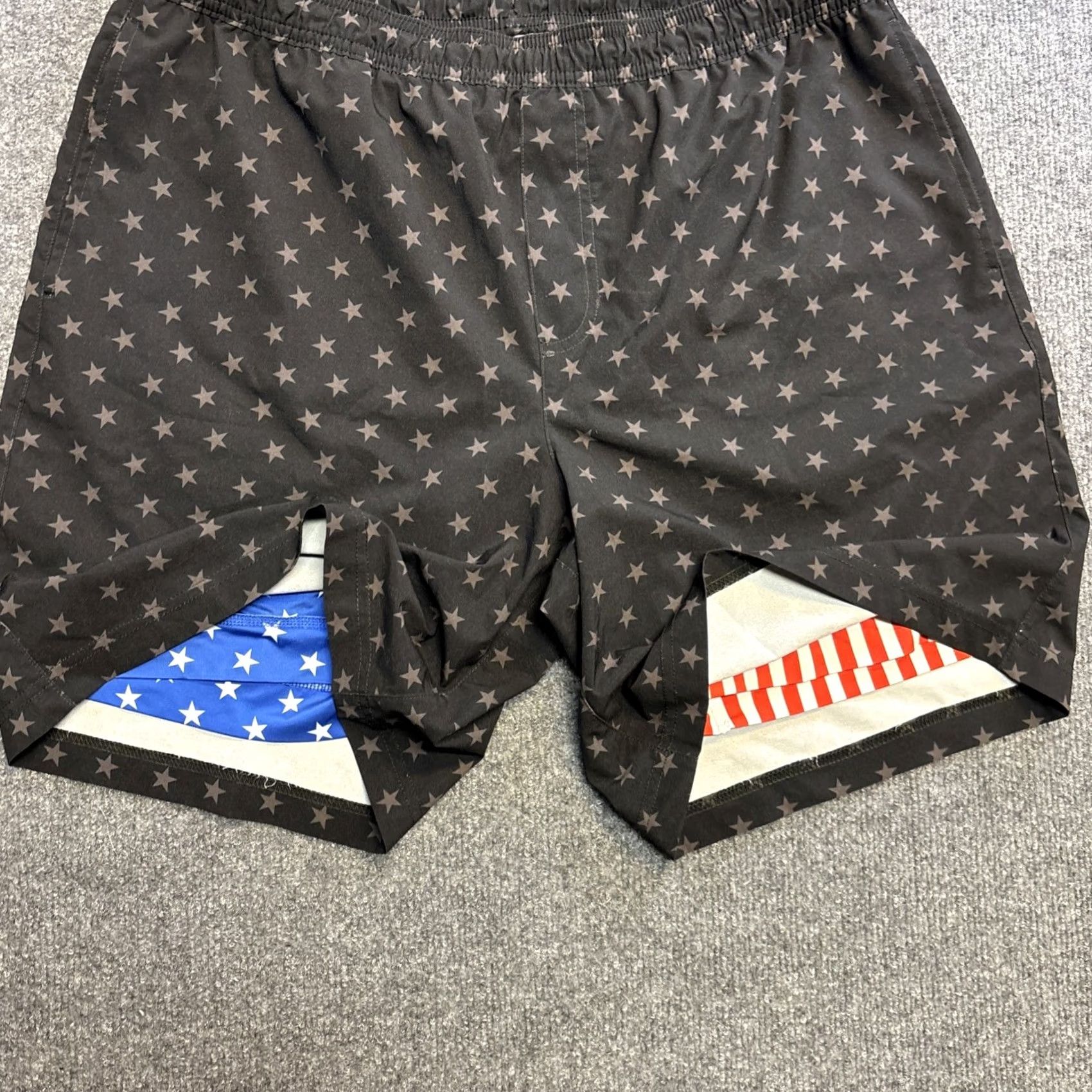 Chubbies Chubbies Mens Danger Zones 5.5 In Ultimate Training Shorts - Black - Size 2XL Size US 39 - 3 Thumbnail