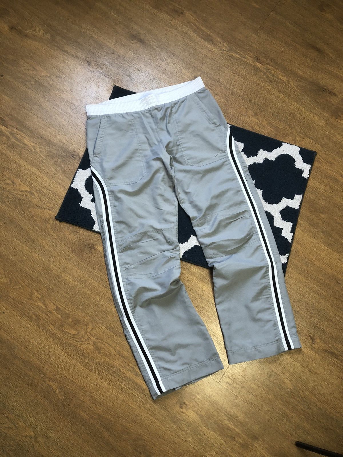 Nike Vintage Nike Nylon track pants Y2K woman Size 32" / US 10 / IT 46 - 1 Thumbnail