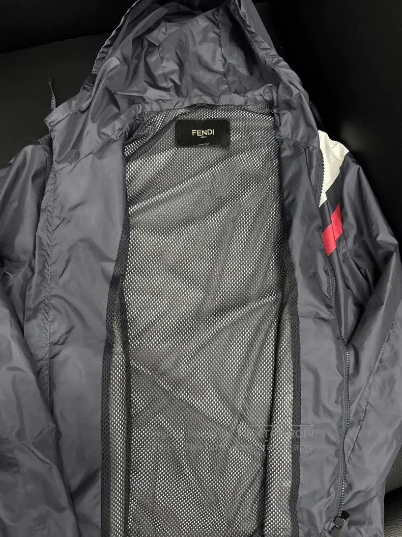Fendi Fendi Roma Letter Monogrammed Ventilated Hooded Zip Lined Size US S / EU 44-46 / 1 - 4 Thumbnail
