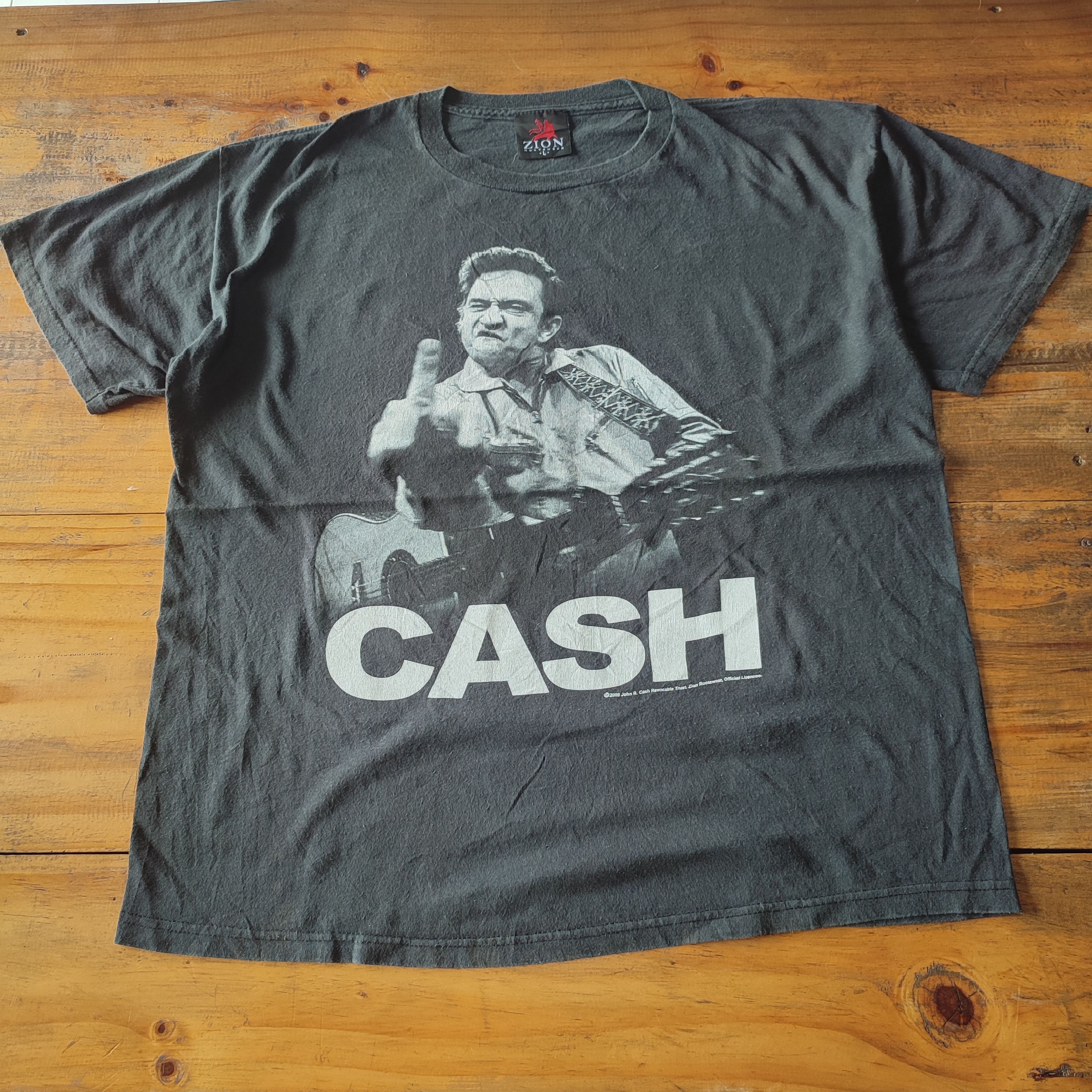Band Tees × Vintage 2009 Johnny Cash T SHIRT Size US XL / EU 56 / 4 - 2 Thumbnail