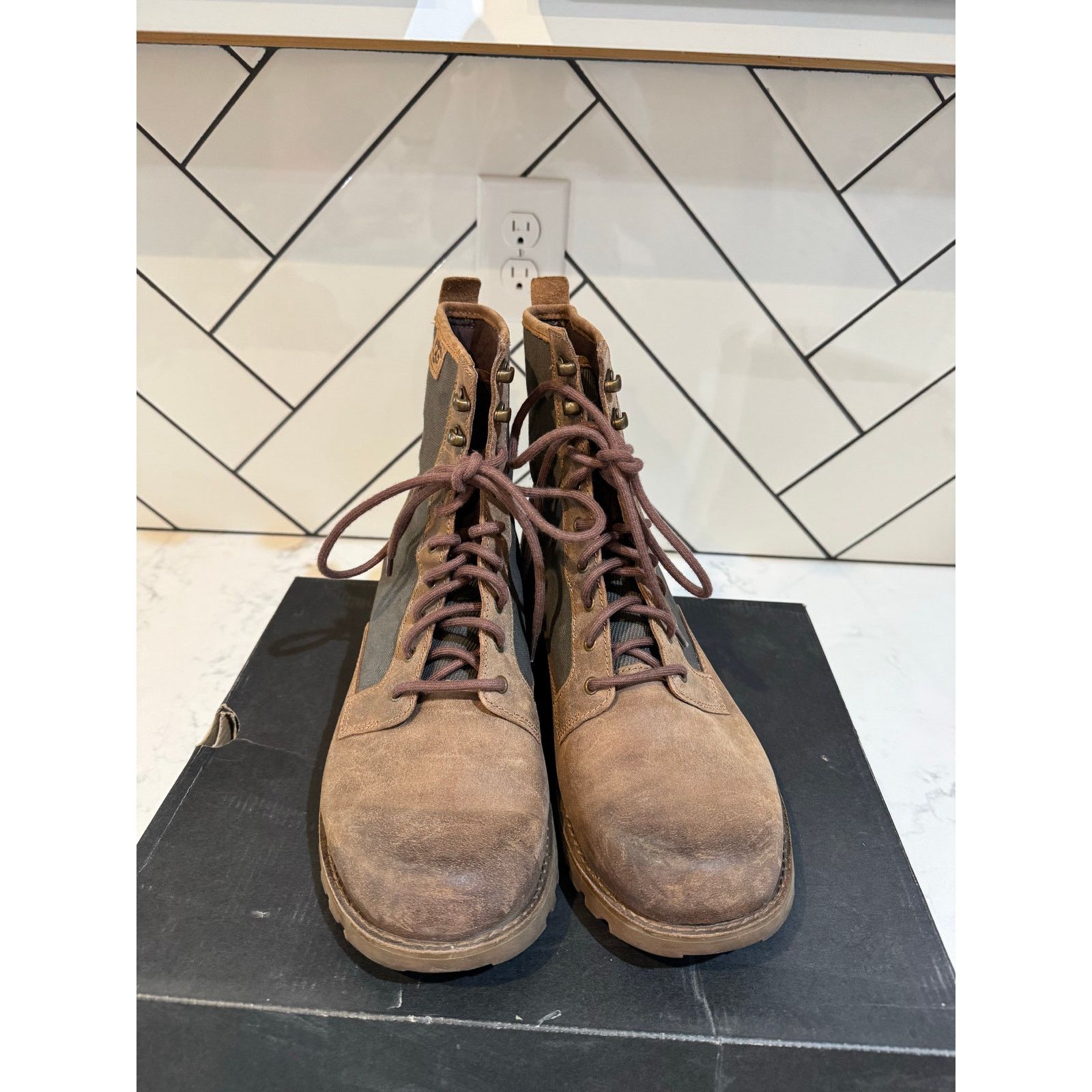 Ugg UGG Montgomery combat boots chestnut leather olive canvas Size US 12 / EU 45 - 8 Thumbnail