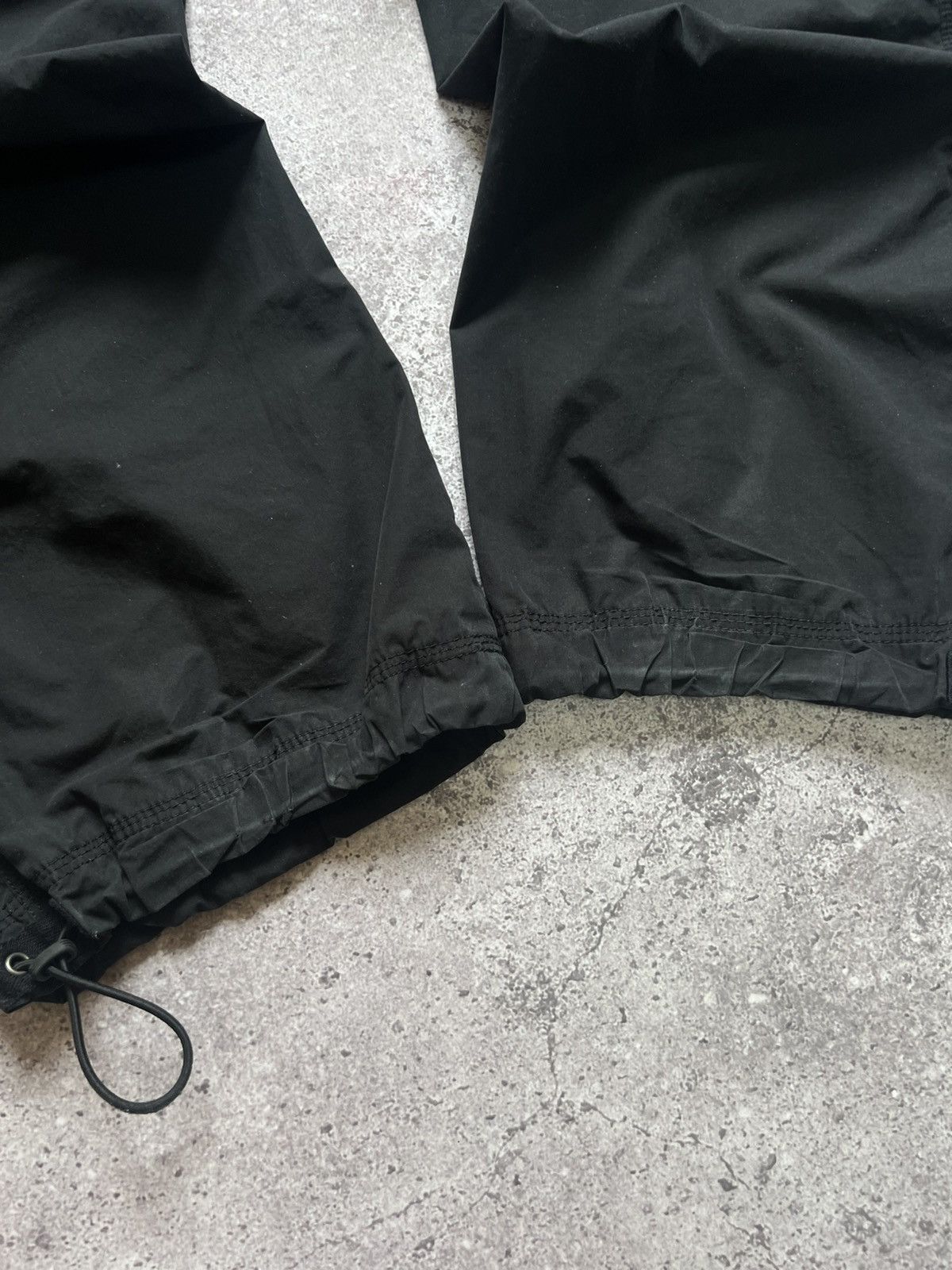Vintage Vintage Nike Y2K Swoosh Cargo Pants Size 32" / US 10 / IT 46 - 15 Thumbnail