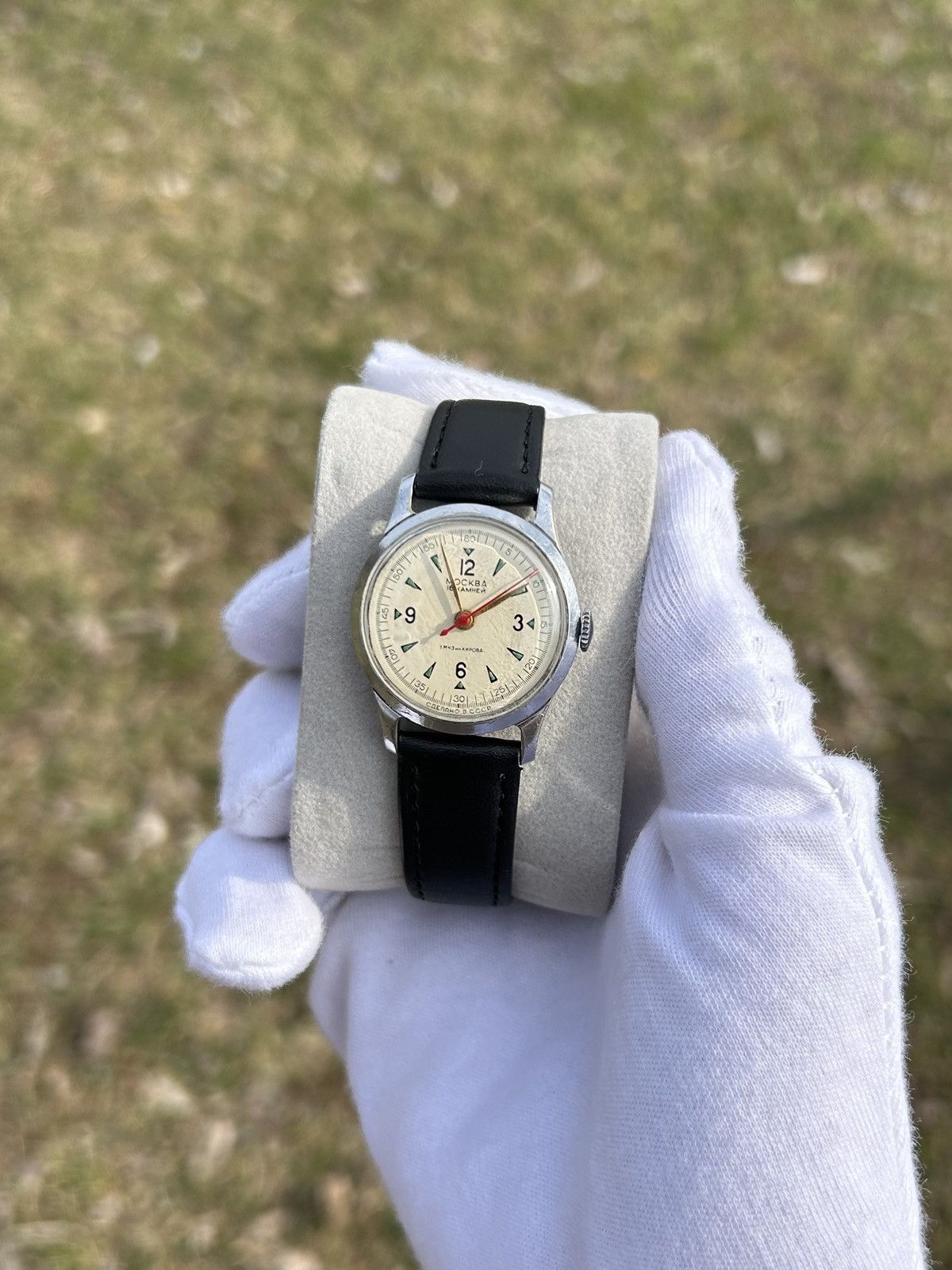 Vintage Vintage Watch Moskva USSR Soviet Mechanical Authentic 1950s Size ONE SIZE - 2 Thumbnail