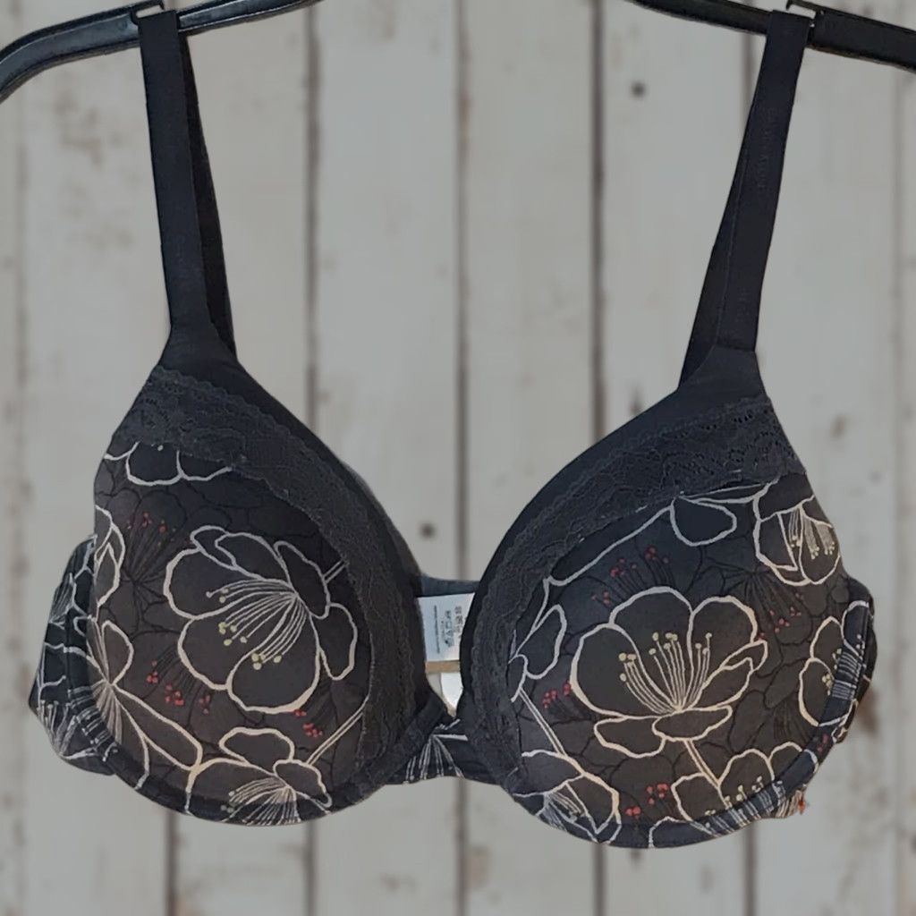 Calvin Klein Calvin Klein Women's Push Up Bra 36D Opaque Lace Floral Underwired Gray Comfort Size ONE SIZE - 1 Thumbnail