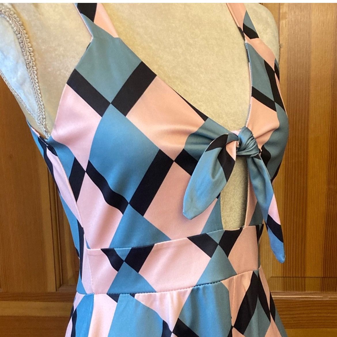 Designer × Other NWT, Lavishly Paris Woman’s Designer Spaghetti Strap Romper Size 28" / US 6 / IT 42 - 12 Thumbnail