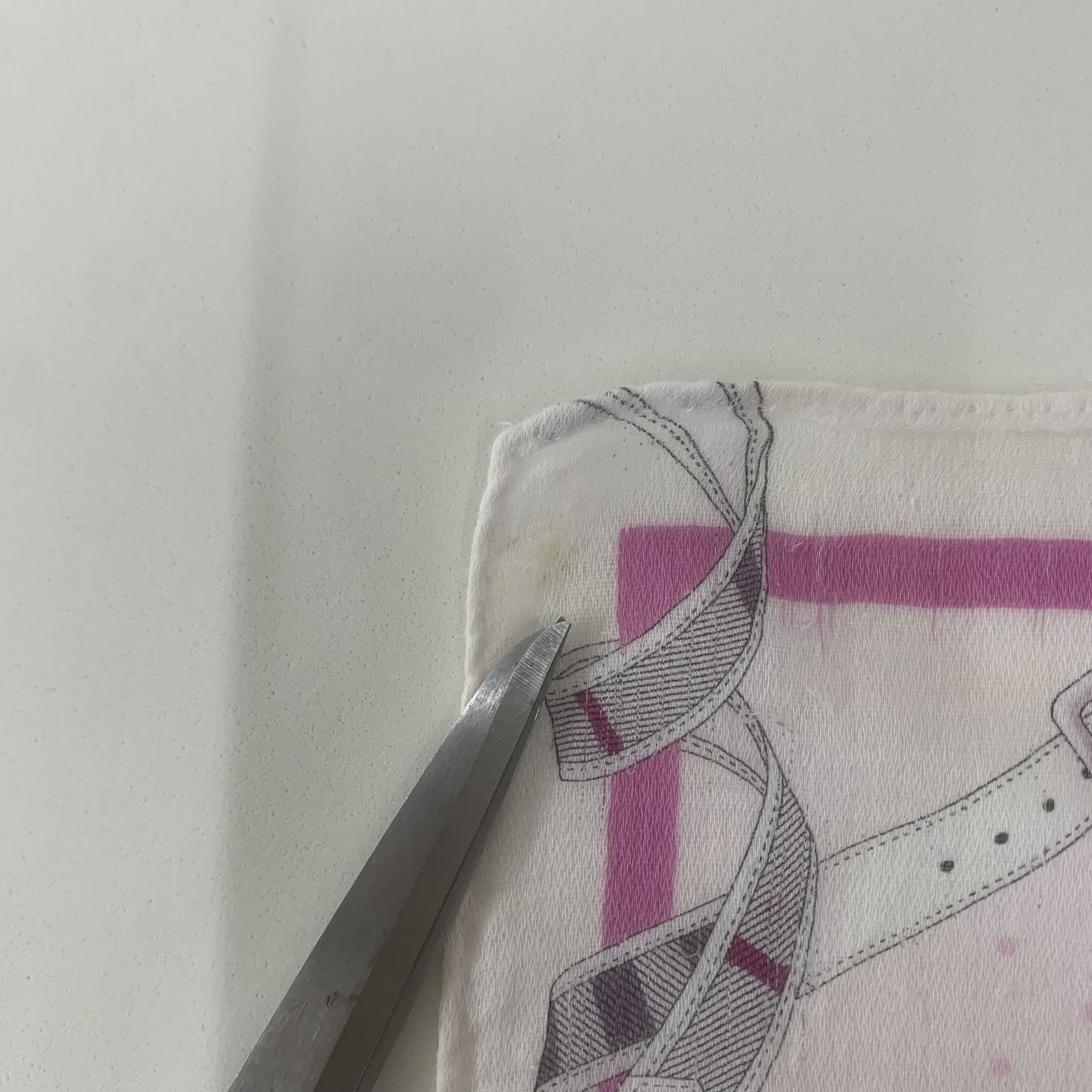 Burberry Burberry Handkerchief Bandana Neckerchief TB1137 Size ONE SIZE - 8 Thumbnail