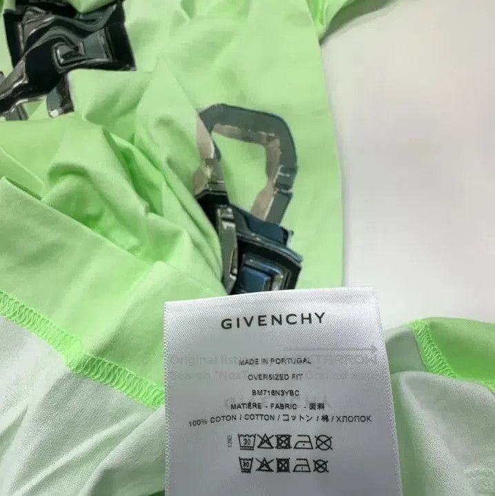 Givenchy Givenchy Lock Pattern Men's SS23 Short Sleeve T-Shirt. Size US XL / EU 56 / 4 - 4 Thumbnail
