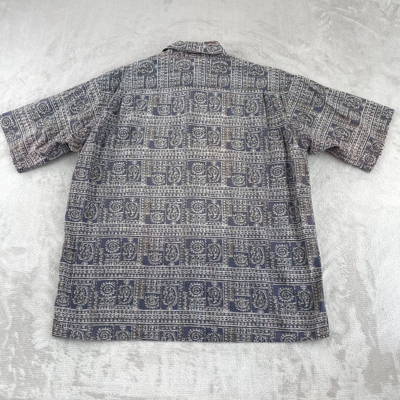 Banana Republic VINTAGE Banana Republic Shirt Men Large Paisley Geometric Tribal Short Sleeve Size US L / EU 52-54 / 3 - 7 Thumbnail