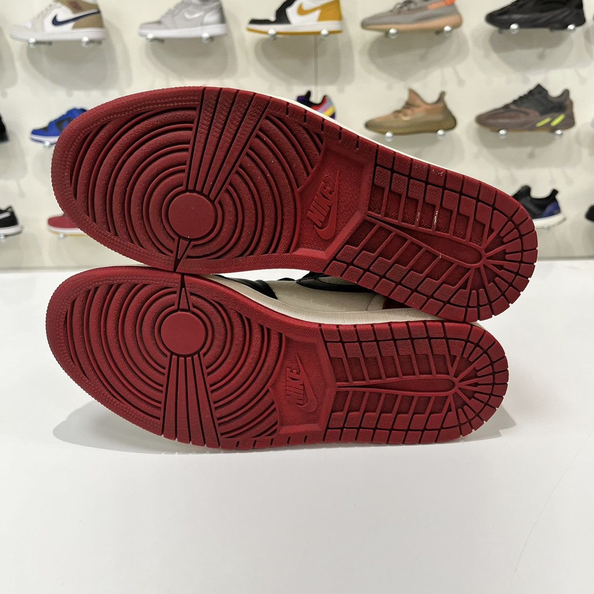 Air Jordan 1 Retro High Bred Toe