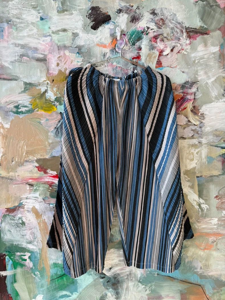 Issey Miyake Issey Miyake size:3 Blue pleated and deformed trousers Size 31" - 2 Thumbnail