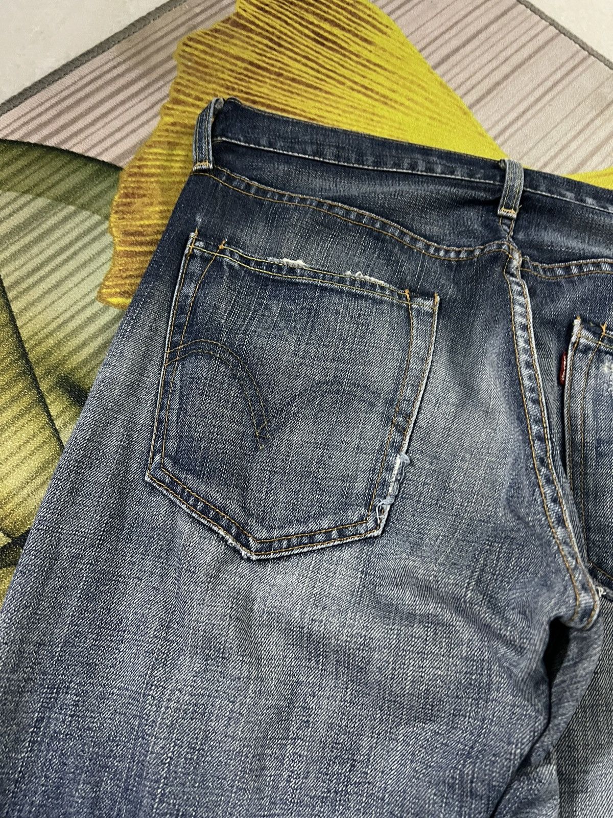 Levi's VINTAGE LEVIS 505 DISTRESSED JEANS Size US 32 / EU 48 - 20 Thumbnail