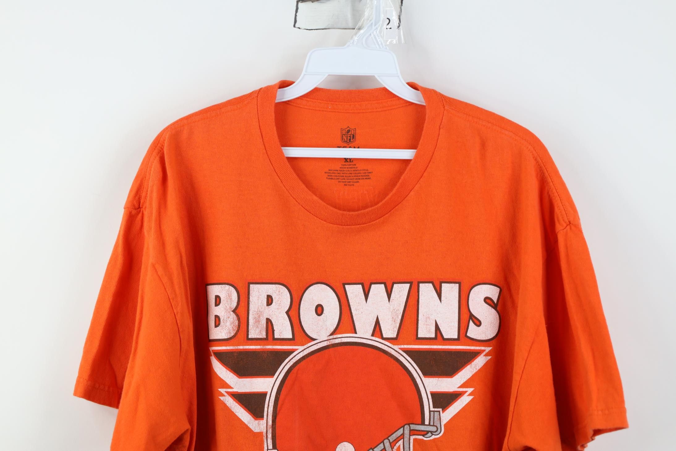 Vintage Retro Y2K NFL Cleveland Football T-Shirt Orange Cotton Size US XL / EU 56 / 4 - 2 Thumbnail