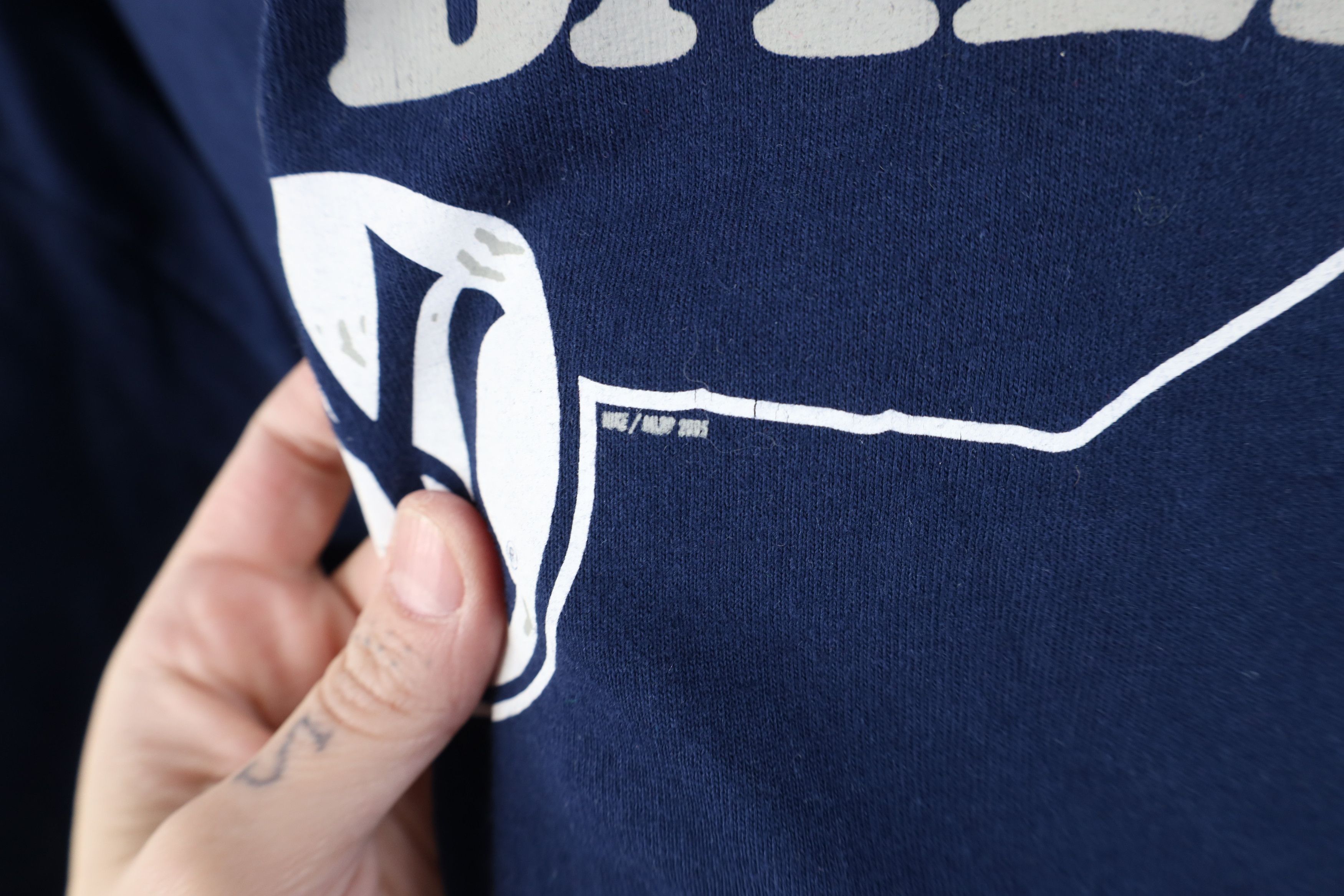 Nike Vintage Nike Swoosh Long Ball New York Yankees T-Shirt Size US XL / EU 56 / 4 - 6 Thumbnail