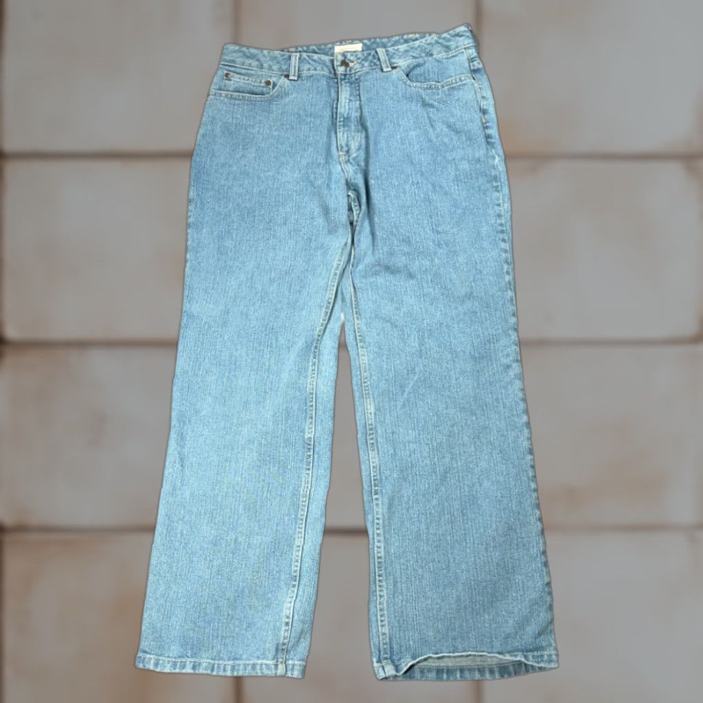 Van Heusen VINTAGE Van Heusen Jeans Mens 36x30 Blue Light Wash Relaxed Wide Leg Baggy Y2K Jeans Mens Size US 36 / EU 52 - 1 Thumbnail