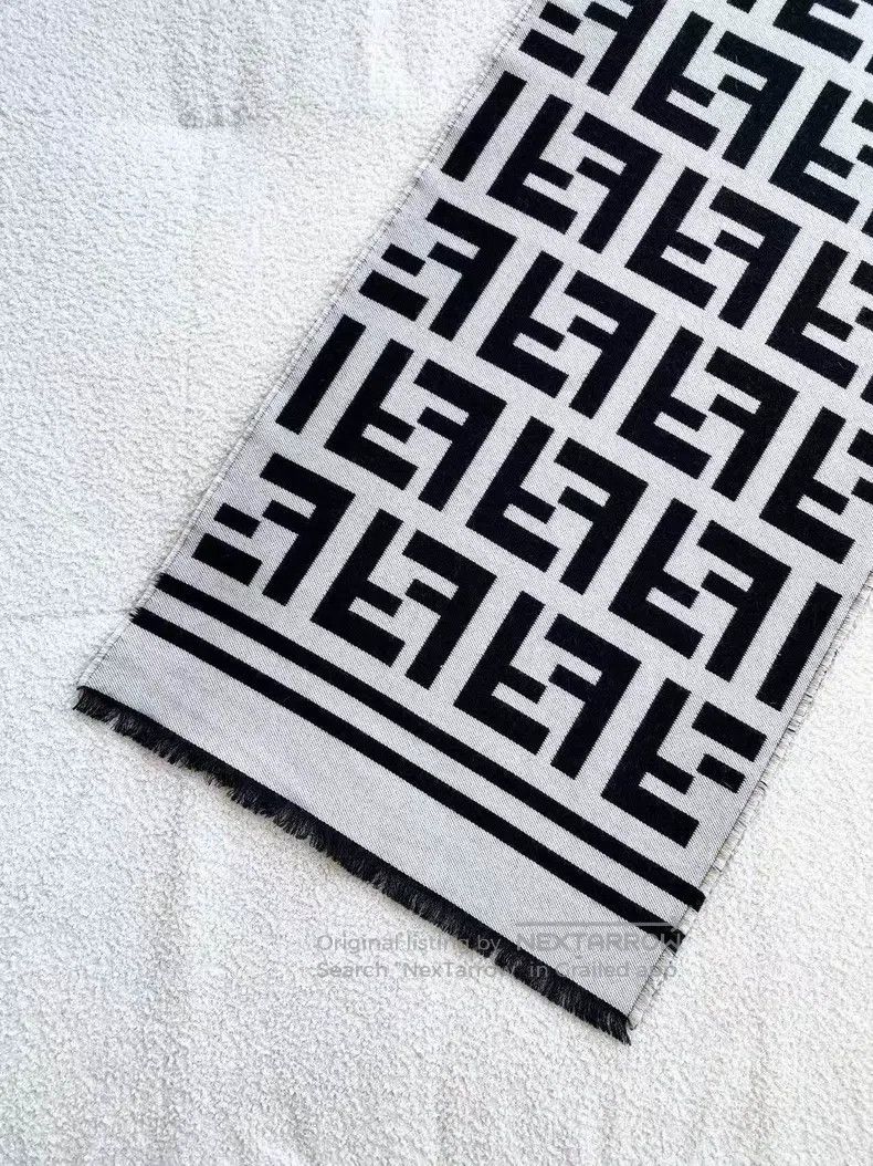 Fendi Fendi Black and White Double-Sided Logo Fringe Cashmere Sc Size ONE SIZE - 3 Thumbnail