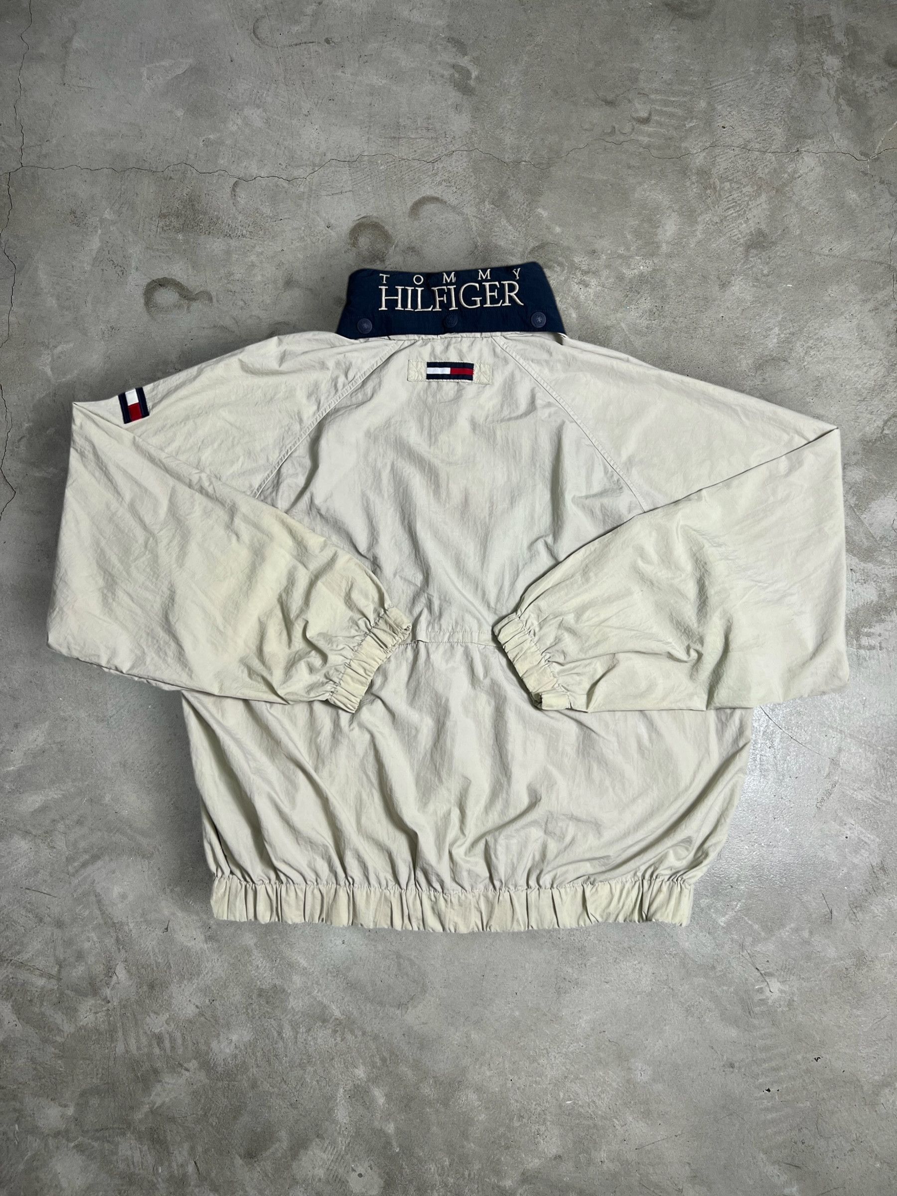 Tommy Hilfiger Vintage Tommy Hilfiger Nylon Jacket (XL) JKA273 Size US XL / EU 56 / 4 - 11 Thumbnail