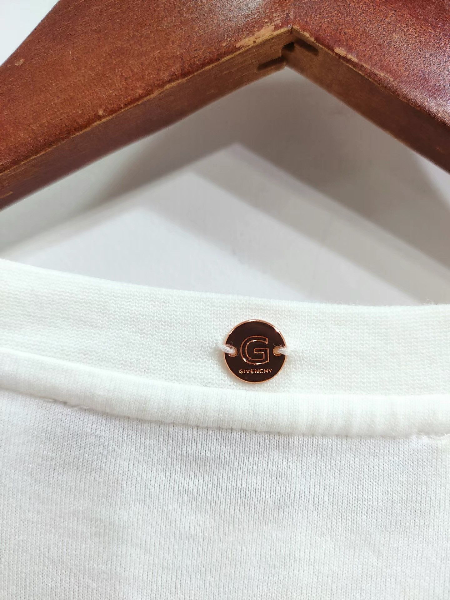 Givenchy Givenchy Men's White Short Sleeve T-shirt K29 Size US S / EU 44-46 / 1 - 4 Thumbnail