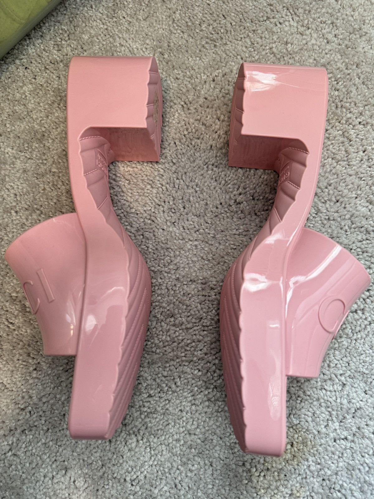 Gucci Rubber Gucci Logo Womens platform Size US 9 / IT 39 - 2 Thumbnail