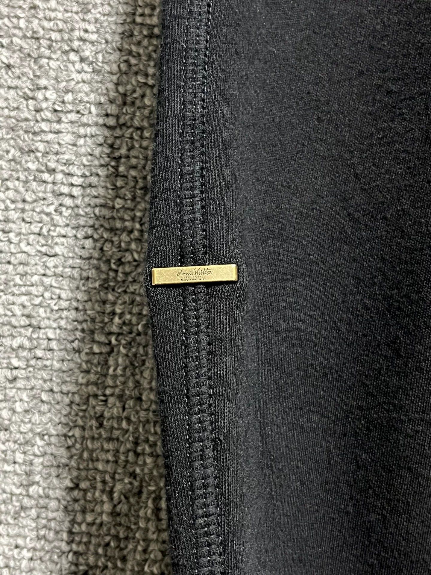 Louis Vuitton LV black men's sweatpants side LV metal logo M Size US 32 / EU 48 - 4 Thumbnail