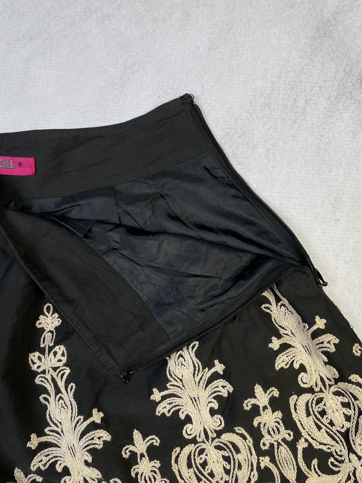 Anna Sui Dolly Girl by Anna Sui Baroque Shorts Size 25" / US 0 / IT 36 - 3 Thumbnail