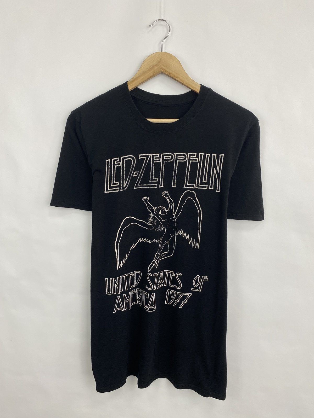 Led Zeppelin 🇬🇧 Led Zeppelin June 1977 United State T-Shirt 2018 Print Size US M / EU 48-50 / 2 - 3 Thumbnail