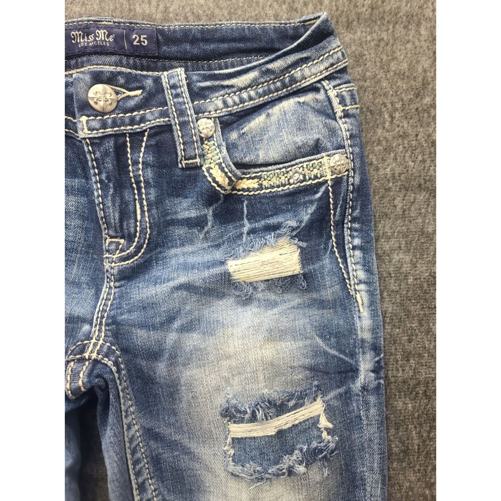 Miss Me Miss Me Jeans Womens 25 Regular Ankle Mid Rise Embellished Thrashed Cowgirlcore Jeans Wide Variety of Details Size 42" / US 20 - 4 Thumbnail
