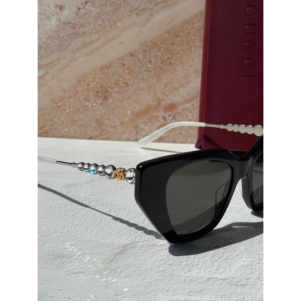 Gucci NEW Gucci GG0641S Black Crystal Cat Eye Sunglasses $695 Size ONE SIZE - 4 Thumbnail