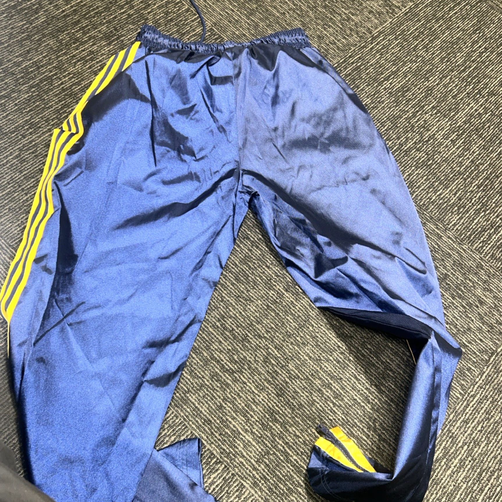 Adidas VINTAGE adidas Nylon Satin Blue Gold Basketball Pants XL Regular Men Striped Shine 90s Track Pants Size US 36 / EU 52 - 7 Thumbnail