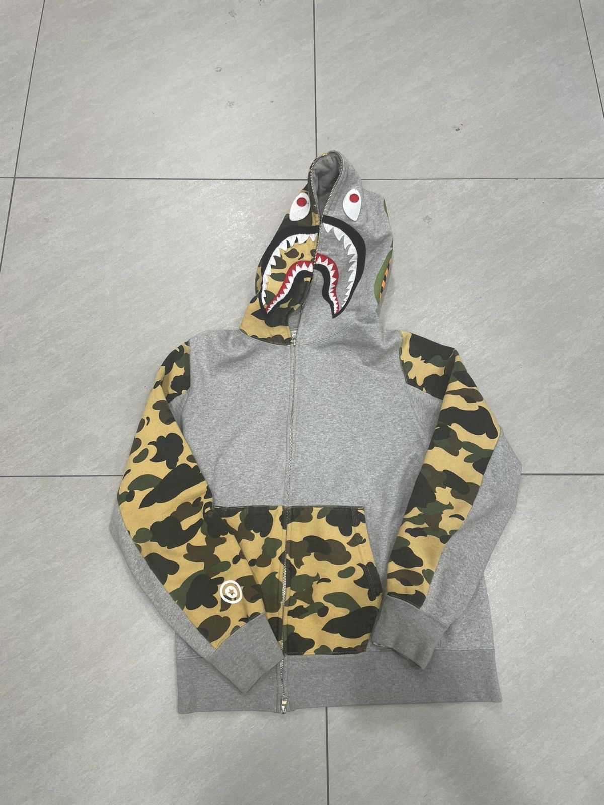 Bape Bape Grey and Camo full zip Size US L / EU 52-54 / 3 - 1 Thumbnail