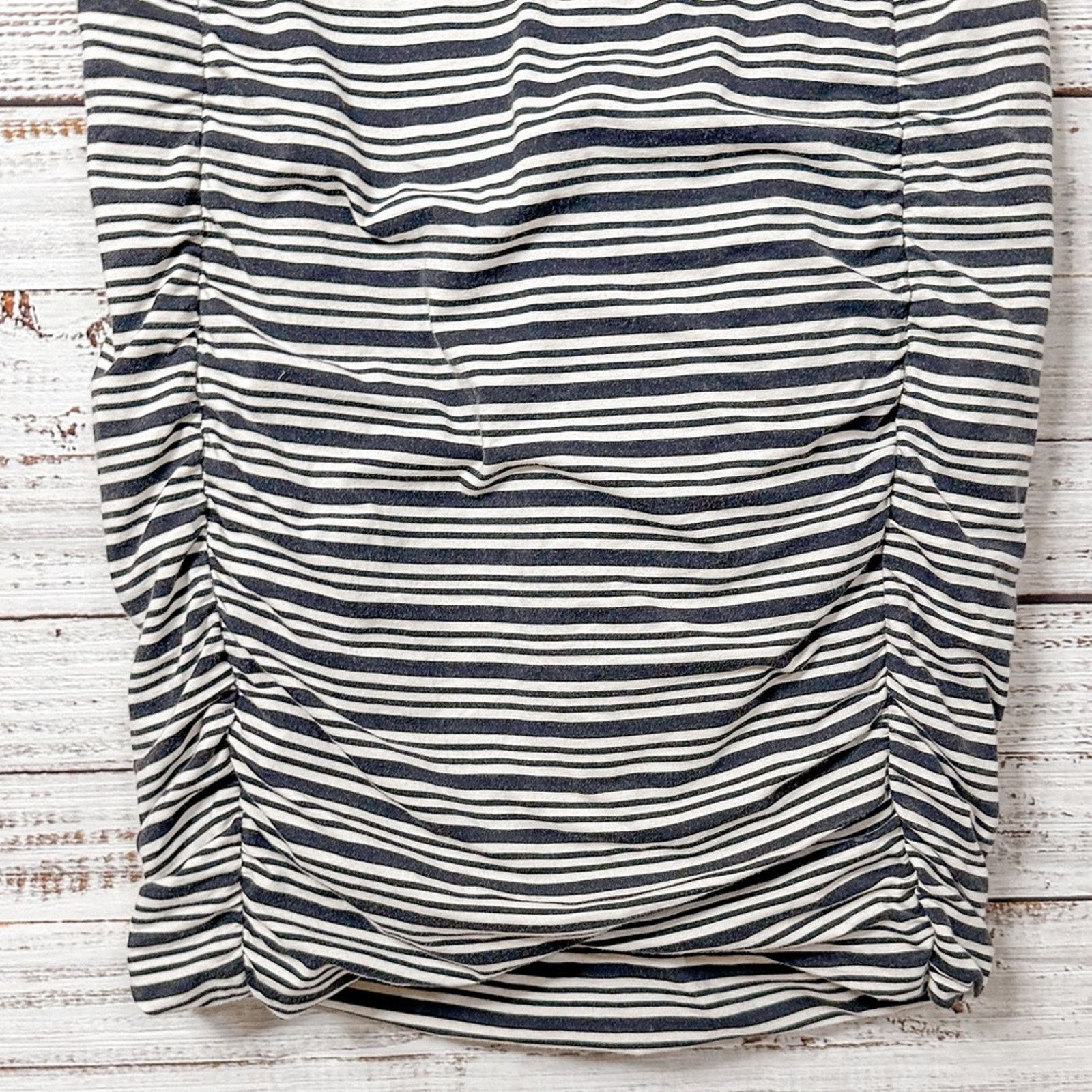 Athleta Athleta Tulip Striped Bodycon Dress, EUC, Medium, MSRP $108 Size M / US 6-8 / IT 42-44 - 4 Thumbnail