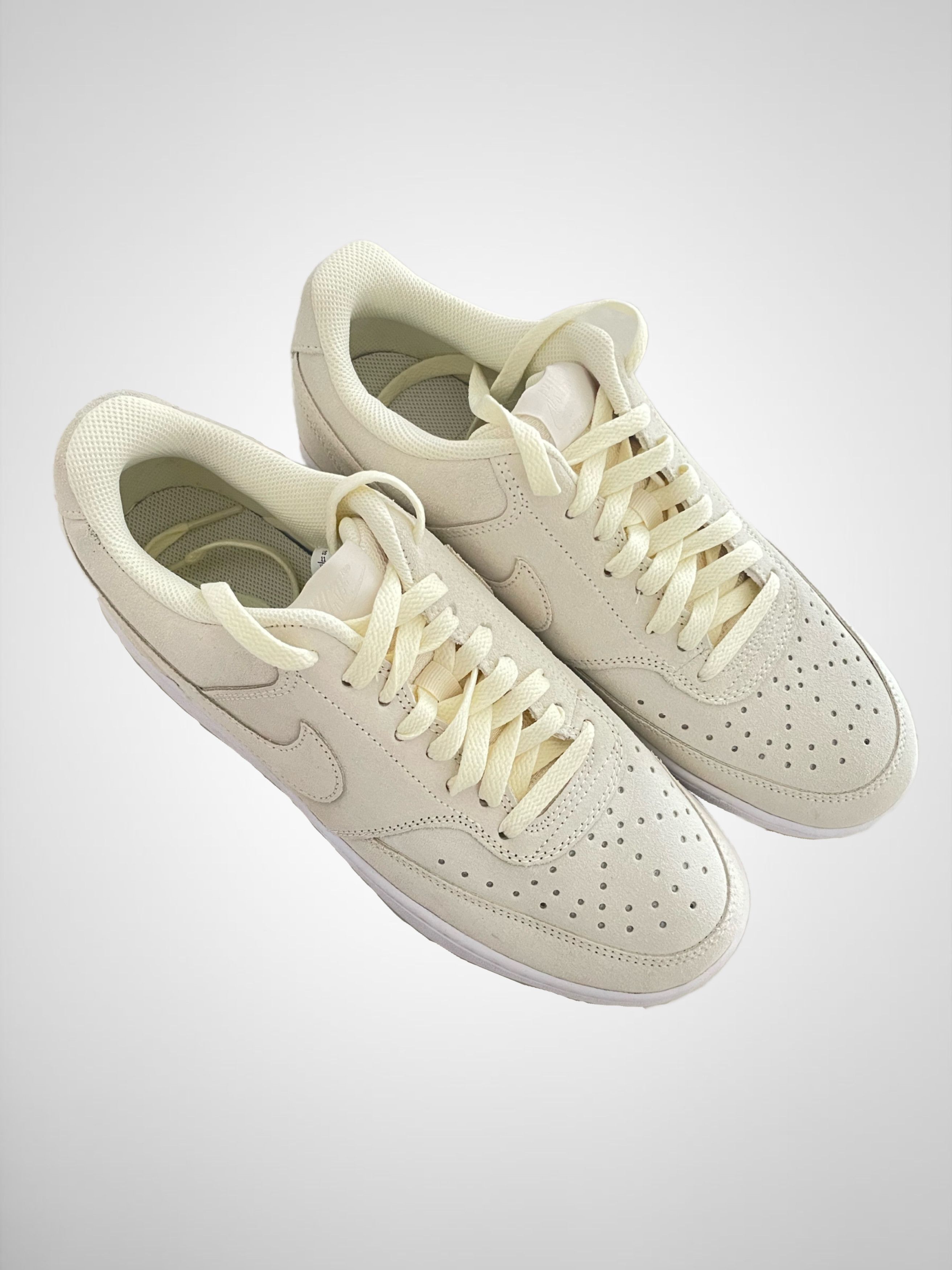 Nike BRAND NEW NEVER WORN UNISEX (wmns) Nike cloth low top Size US 11 / IT 41 - 3 Thumbnail