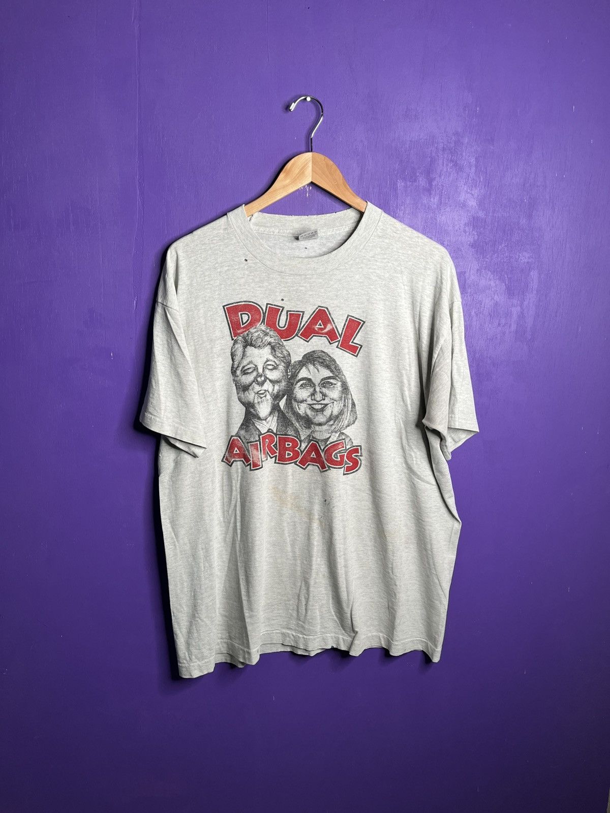 Vintage Vintage 90s The Clinton’s dual airbags t-shirt Size US XL / EU 56 / 4 - 1 Thumbnail