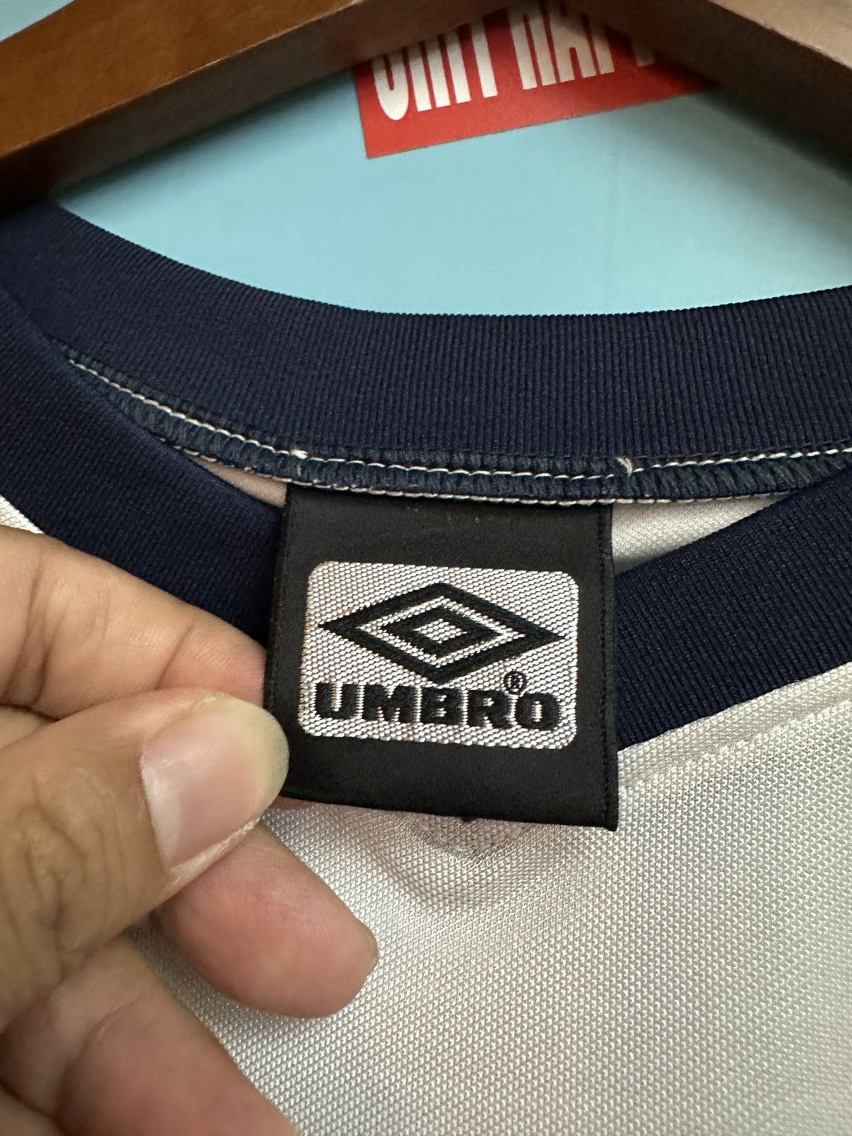 Vintage Manchester United 1999-2000 Umbro Training Jersey
