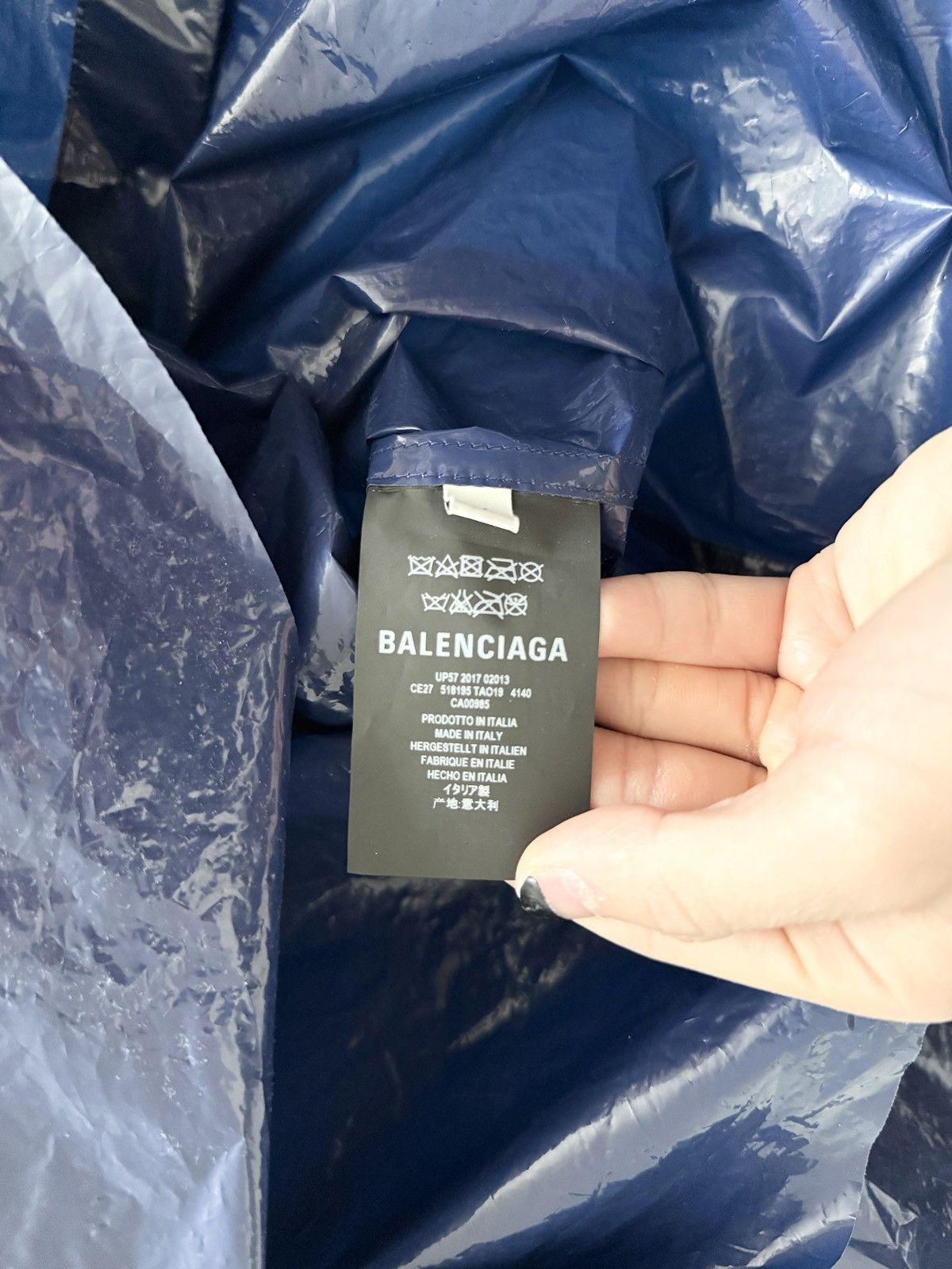 Balenciaga ARCHIVAL! Balenciaga SS18 Garbage Bag Shirt Size US L / EU 52-54 / 3 - 8 Thumbnail