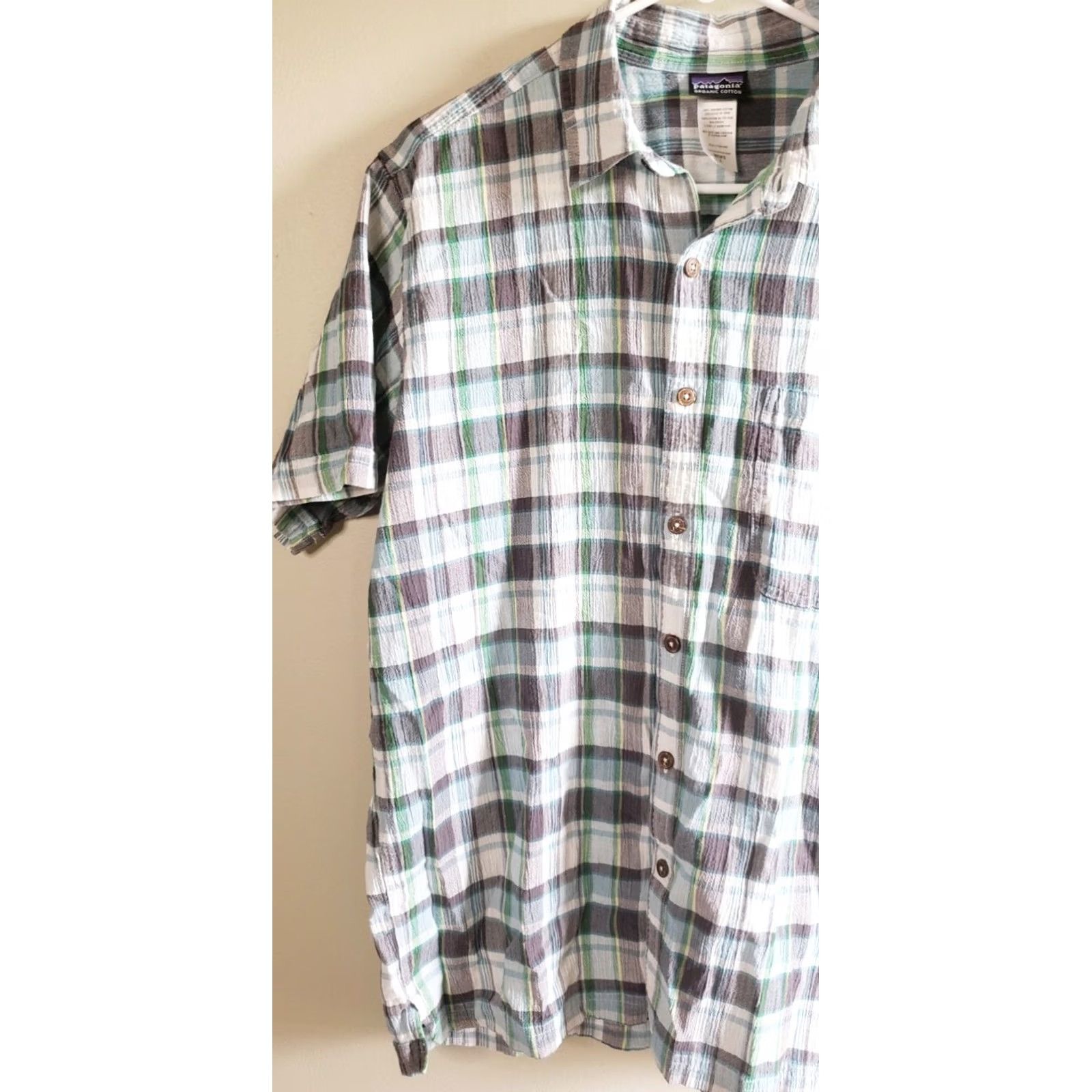 Patagonia Patagonia Button Up Shirt Mens L White Gray Green Plaid Short Sleeve Gauze Textured Cotton Regular Fit Pocket Badges Clothing Shirt Size US L / EU 52-54 / 3 - 3 Thumbnail