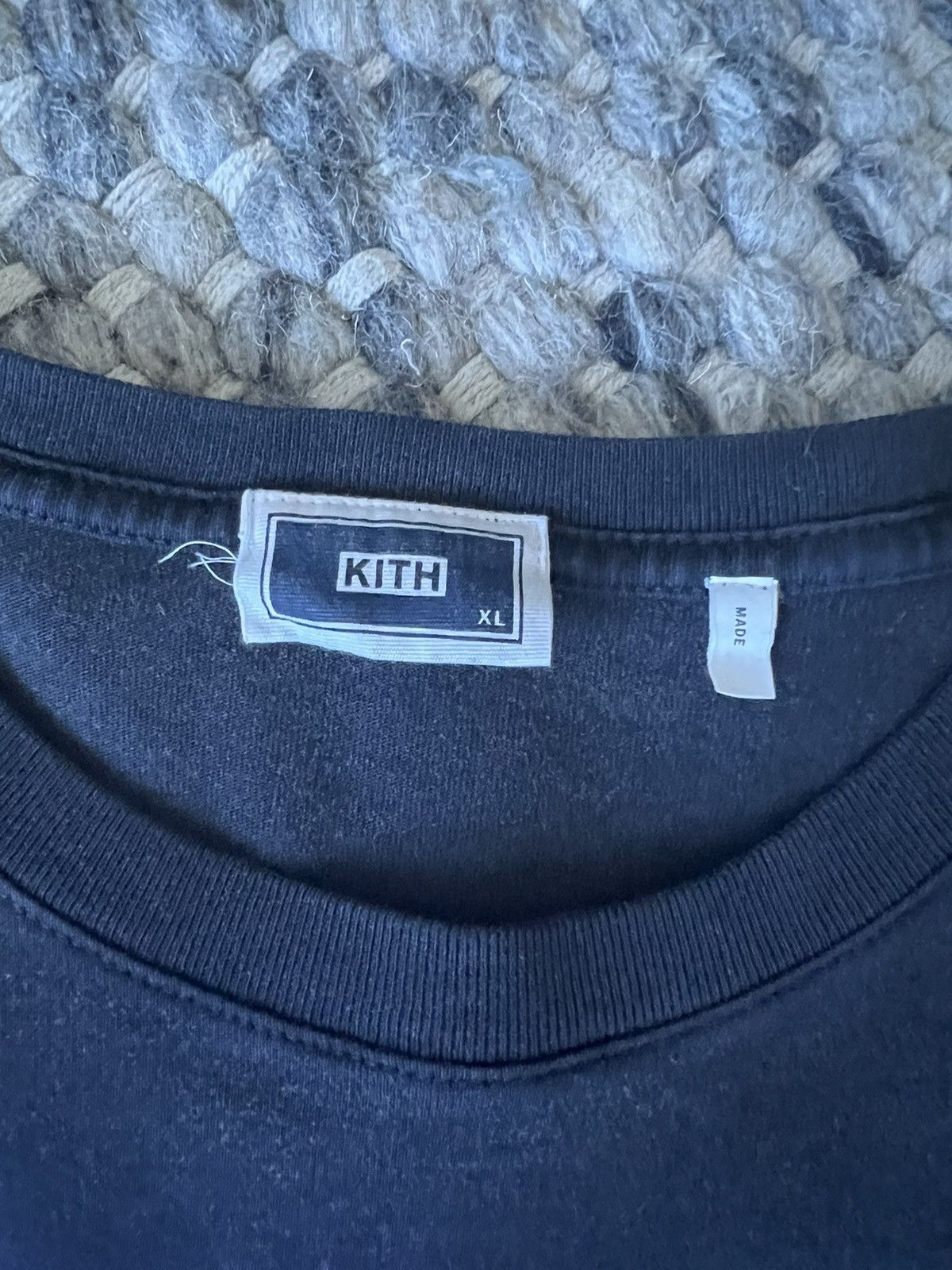 Kith mens XL graphic tee Lightning