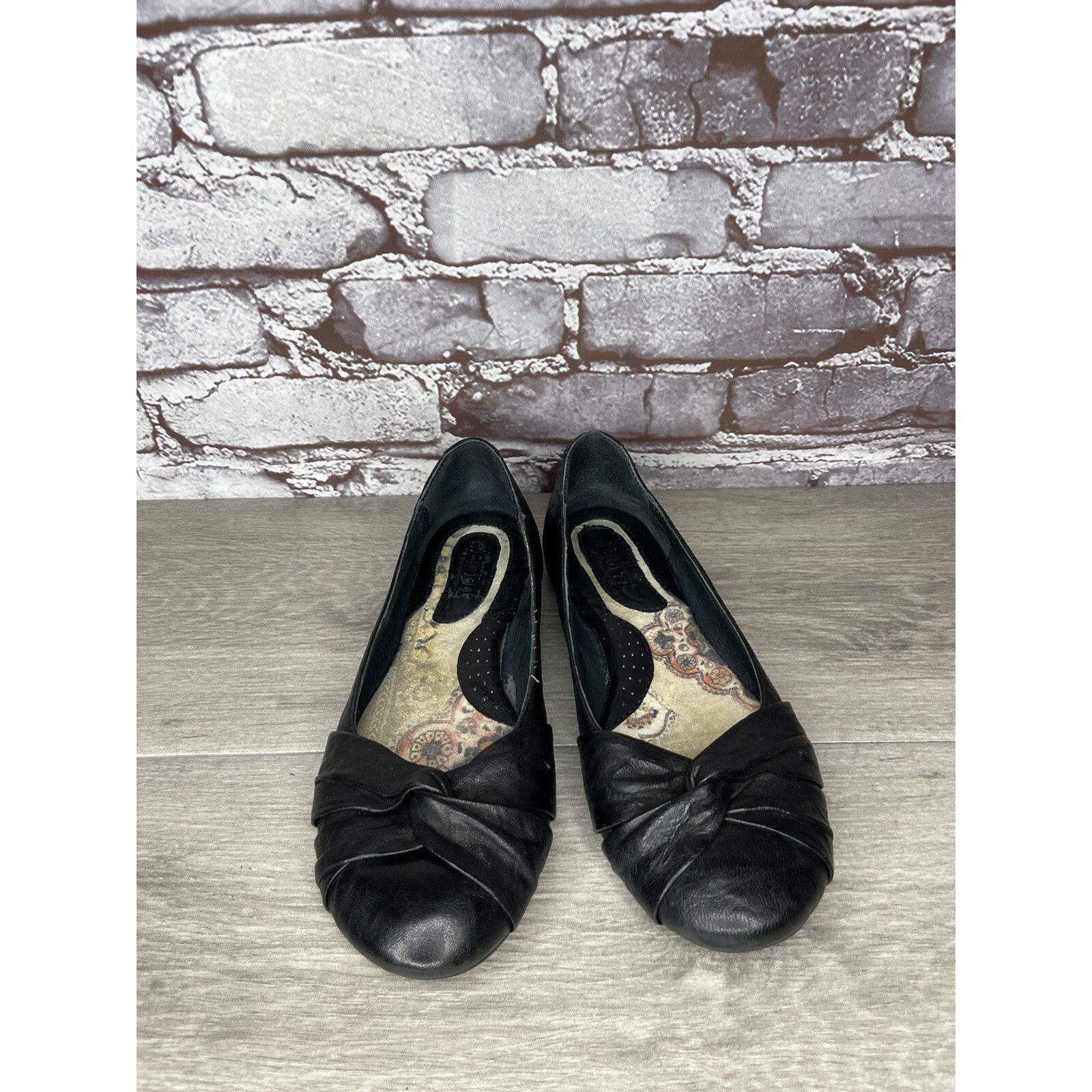 Born Born Lilly Black Leather Slip On Bow Ballet Flats Shoes Wome Size US 8 / IT 38 - 2 Thumbnail