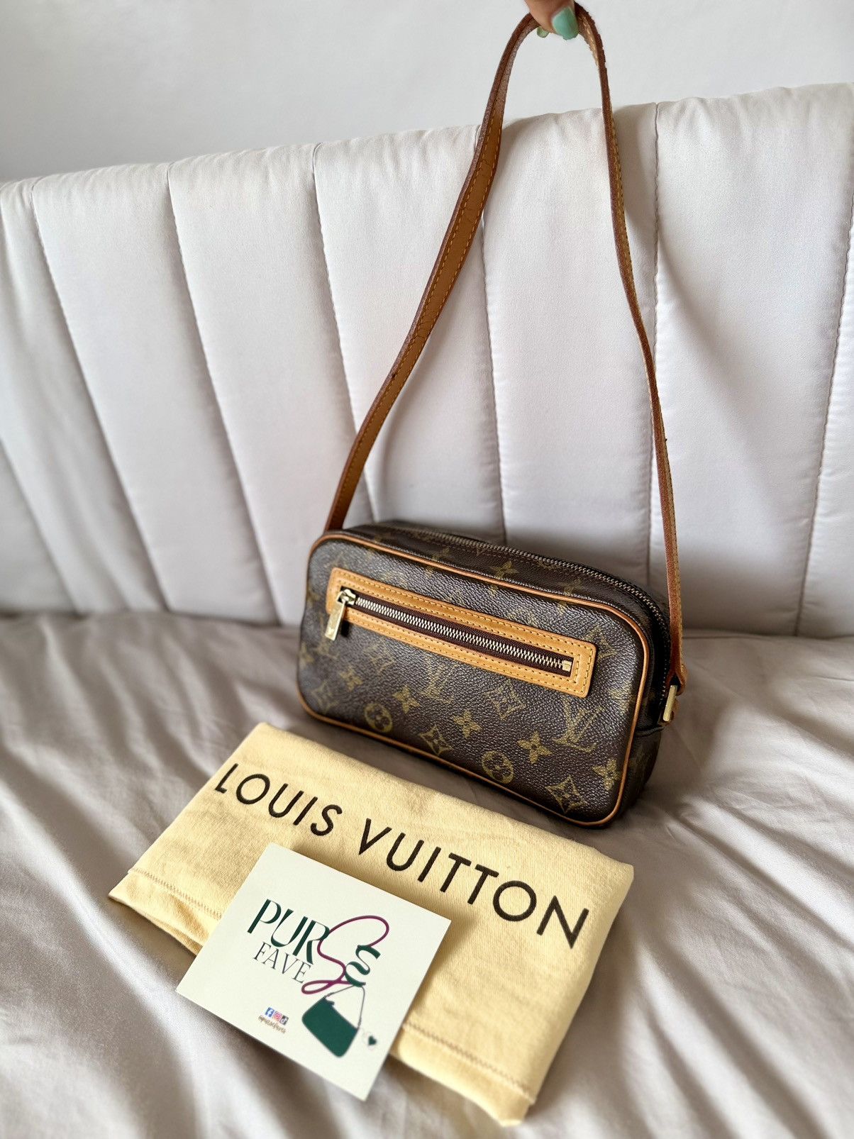 Louis Vuitton Authentic LOUIS VUITTON Cité PM Brown Monogram Shoulder Bag Size ONE SIZE - 2 Thumbnail