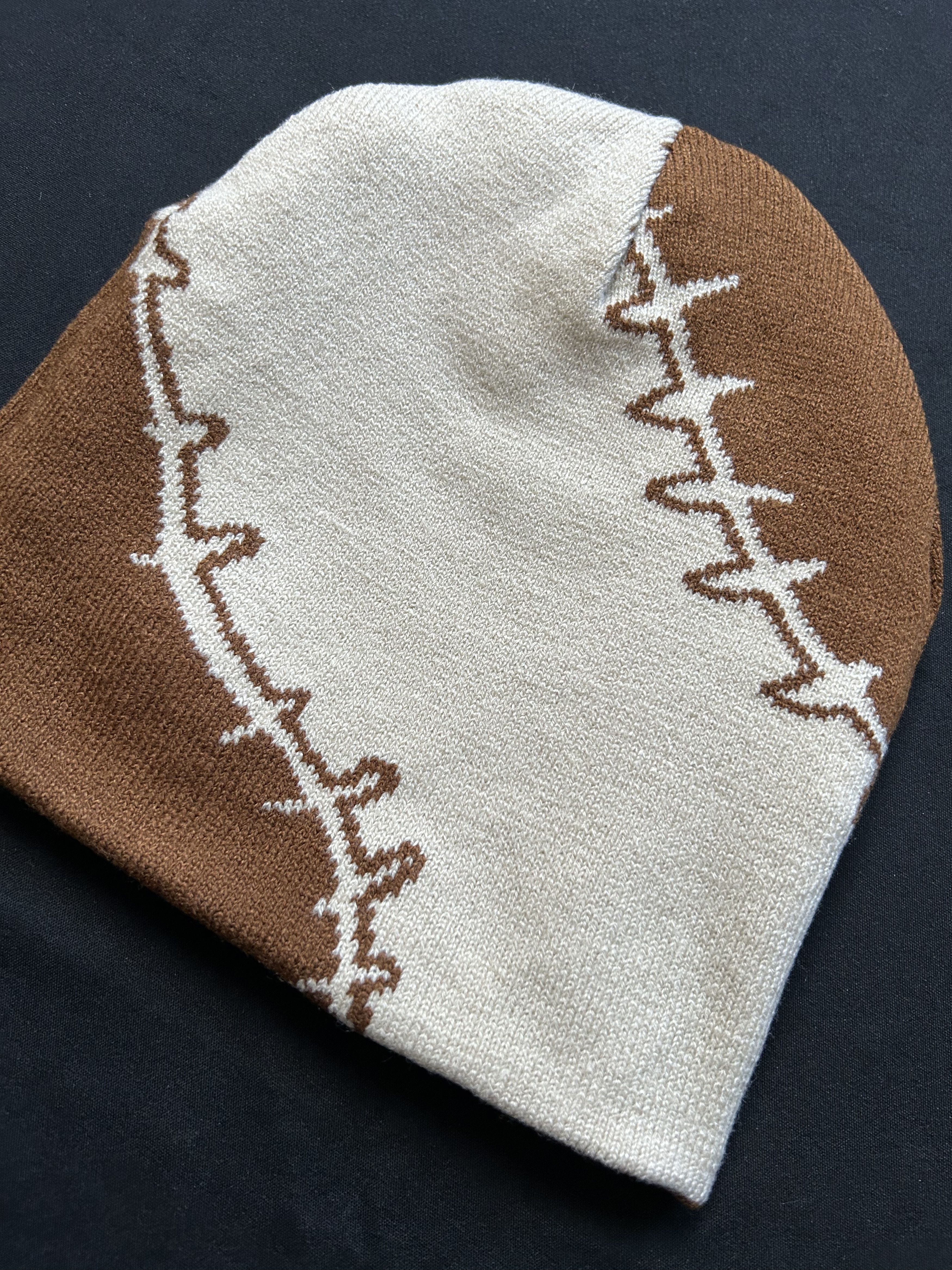 Japanese Brand Deadstock Stitch Graphic No Cuff Brown Beanie Hat OS Size ONE SIZE - 3 Thumbnail