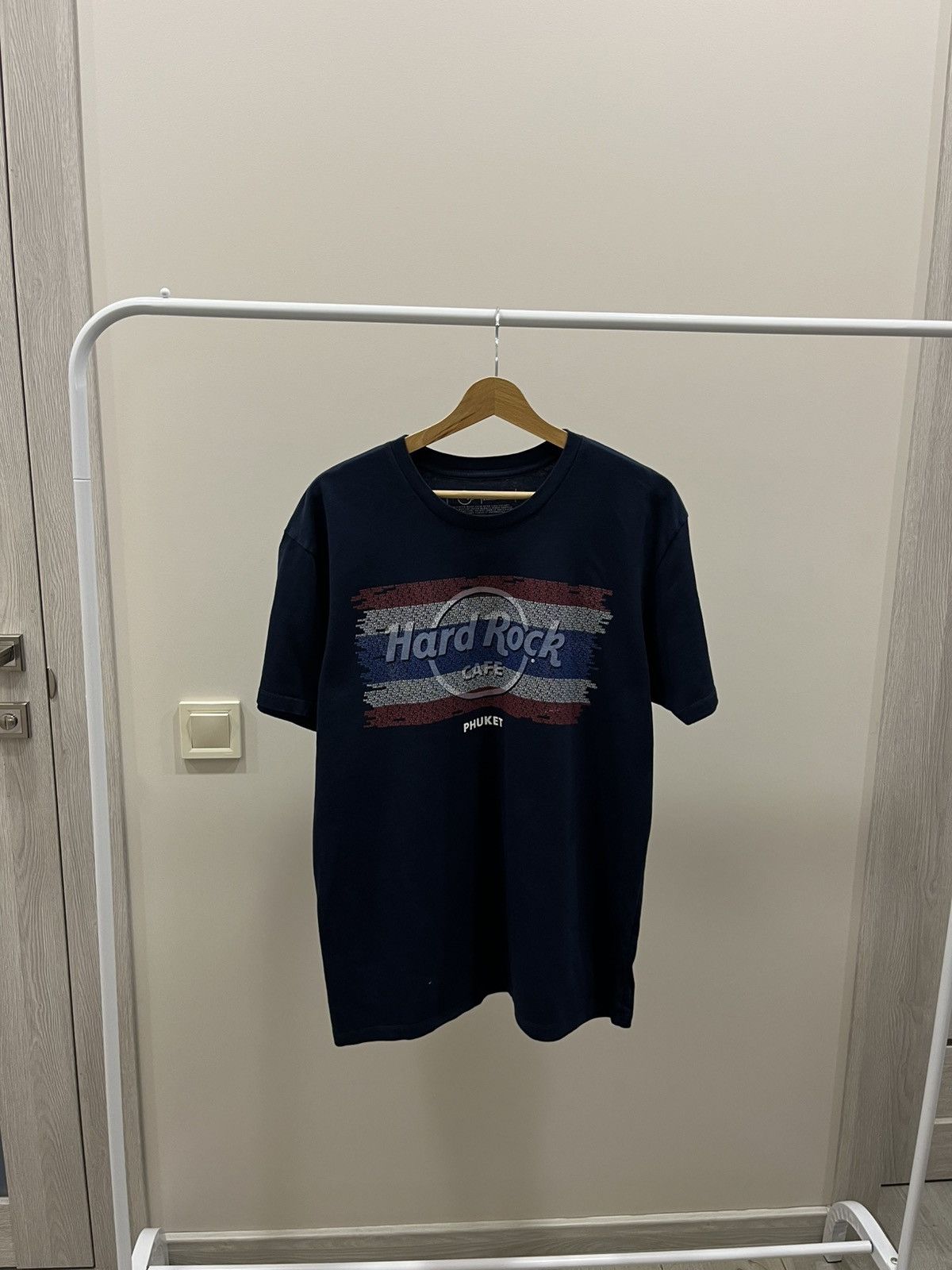 Vintage Vintage Hard Rock Cafe tshirt phuket Y2K Streetwear Casual Size US L / EU 52-54 / 3 - 1 Thumbnail