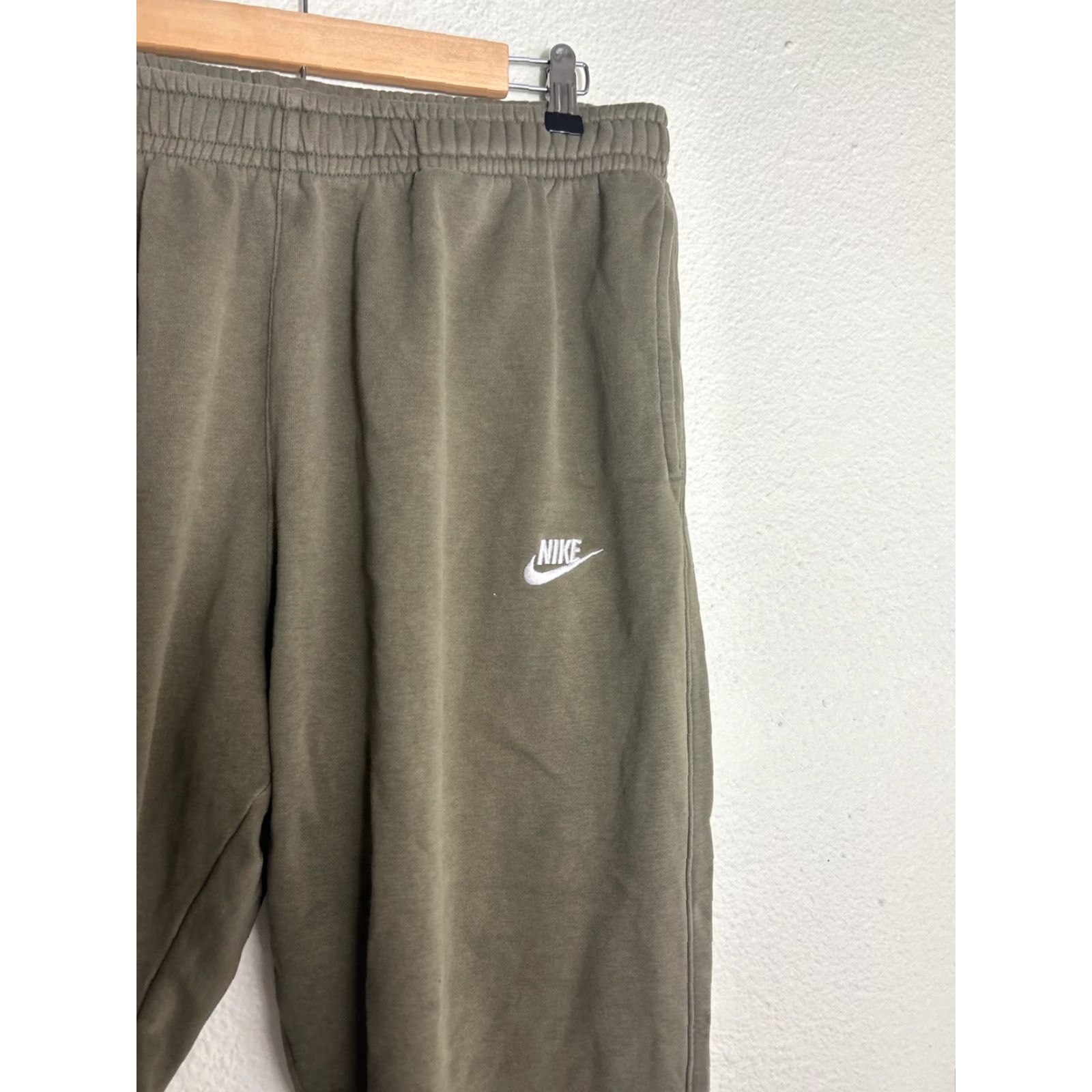Nike Nike Men Jogger Pants XXL Regular Oil Green/White BV2671-380 Size US 39 - 4 Thumbnail
