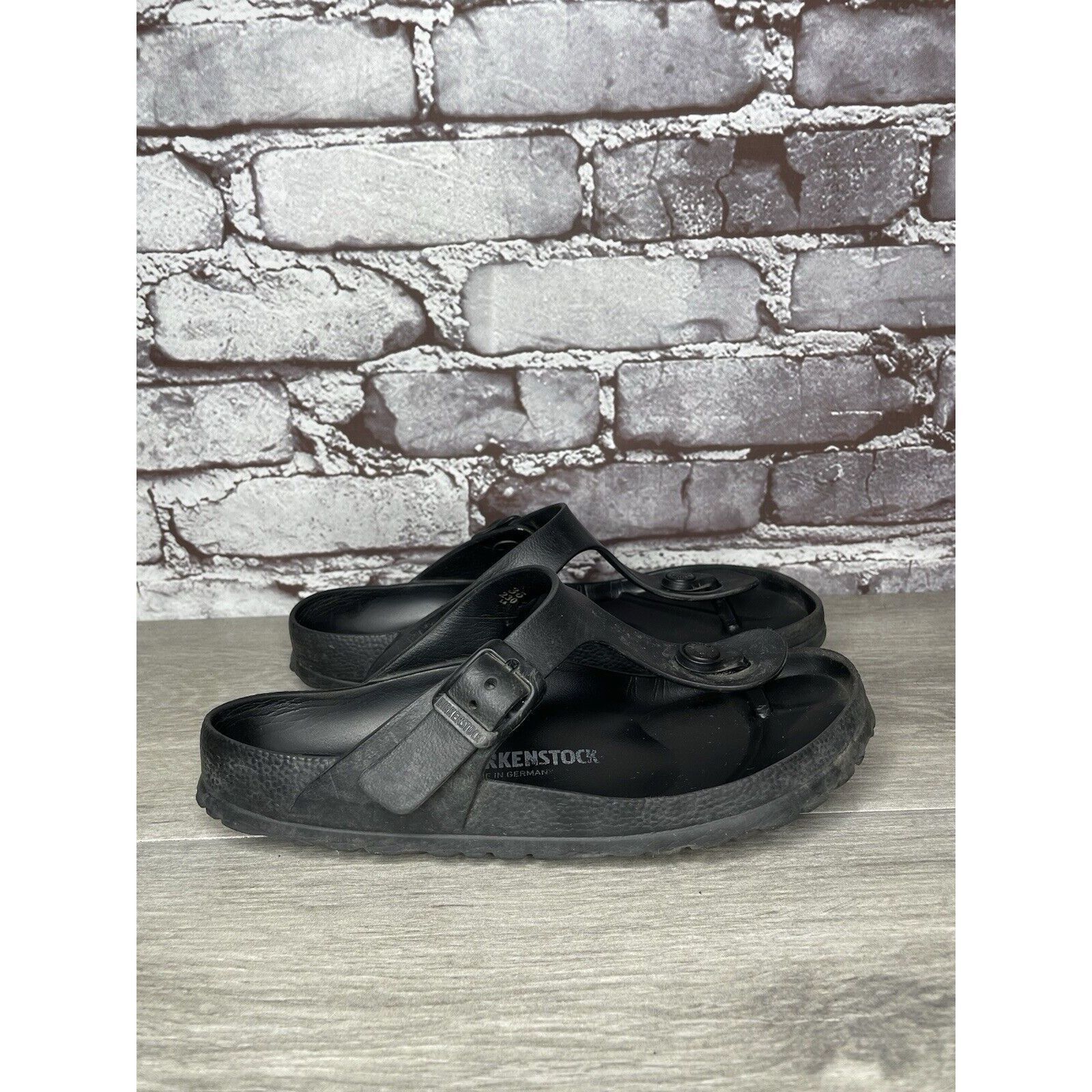 Birkenstock Women’s BIRKENSTOCK Black Gizeh Sandals Shoes Sz EU 36 US 5. Size US 5.5 / IT 35.5 - 3 Thumbnail