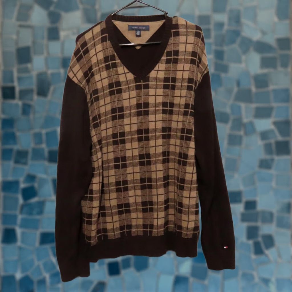 Tommy Hilfiger Tommy Hilfiger Men’s XL V Neck Sweater Brown Geometric Logo Knit Pullover Regular Fit Long Sleeve Men’s Size US XL / EU 56 / 4 - 1 Thumbnail