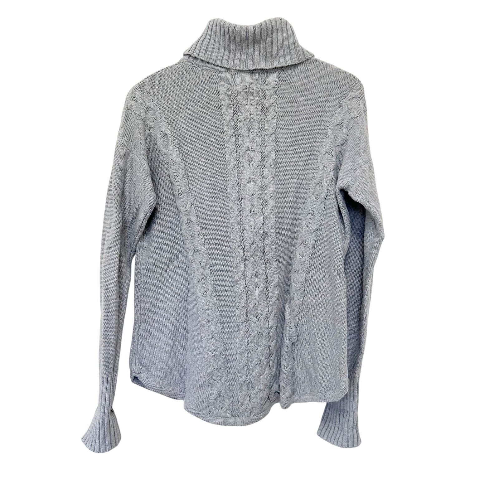 L.L. Bean LL Bean Gray Cable Knit Turtleneck Sweater Sz M Size M / US 6-8 / IT 42-44 - 4 Thumbnail