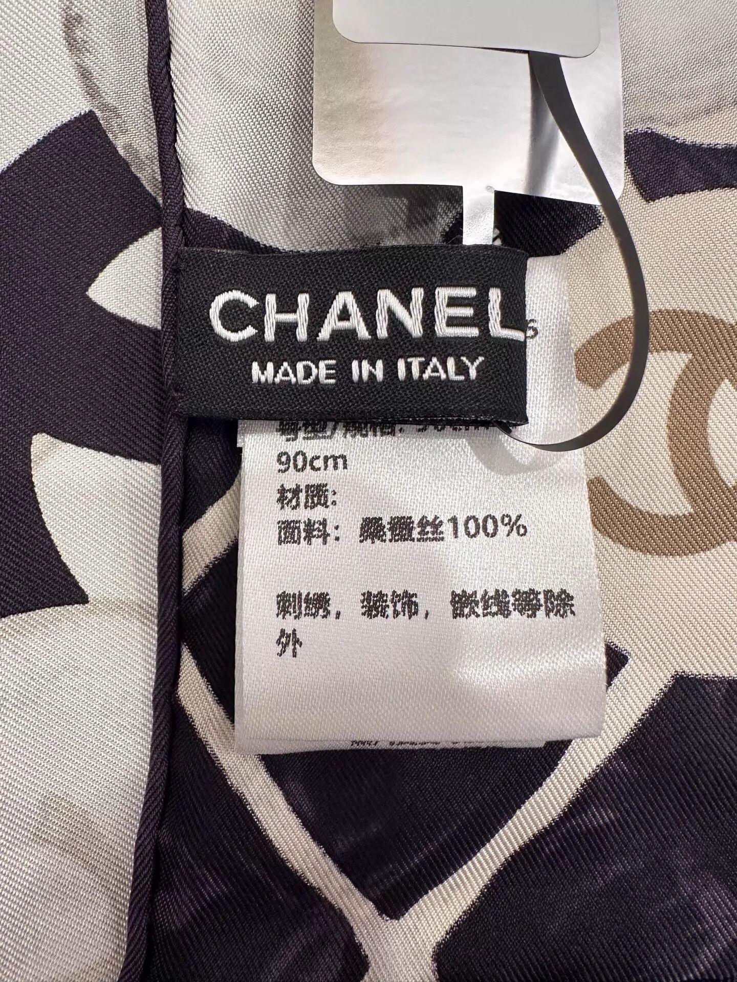 Chanel Chanel Camellia CC print silk scarf black white new Size ONE SIZE - 7 Thumbnail
