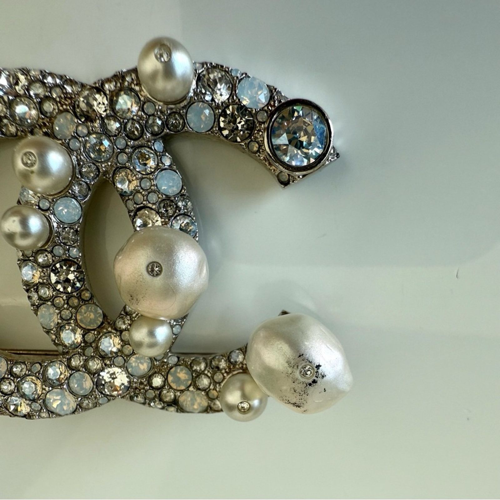 Chanel CHANEL women brooch with natural pearls Authentic 2100$ Size ONE SIZE - 3 Thumbnail